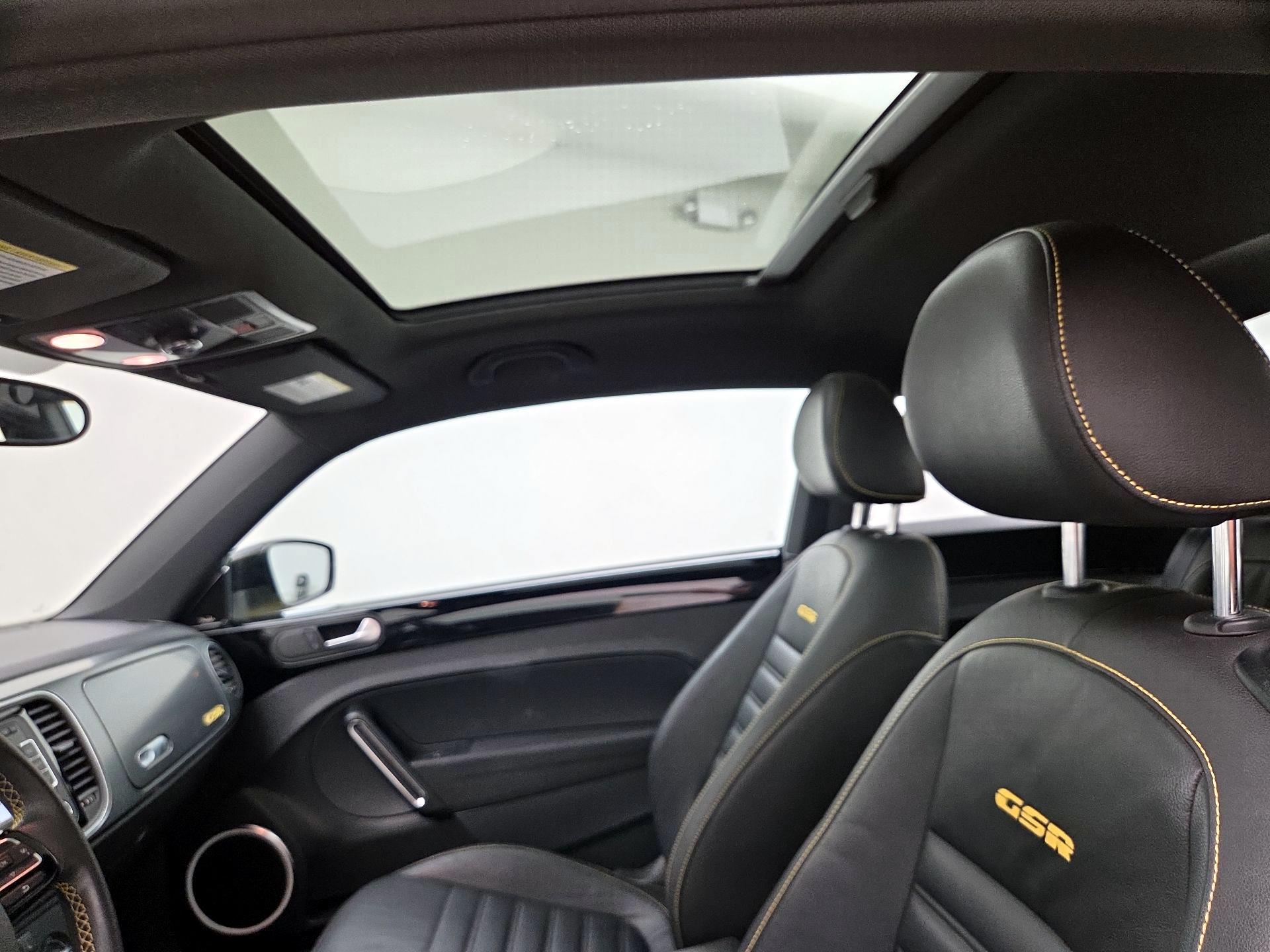 Thumbnail: 2014 Volkswagen Beetle - 19
