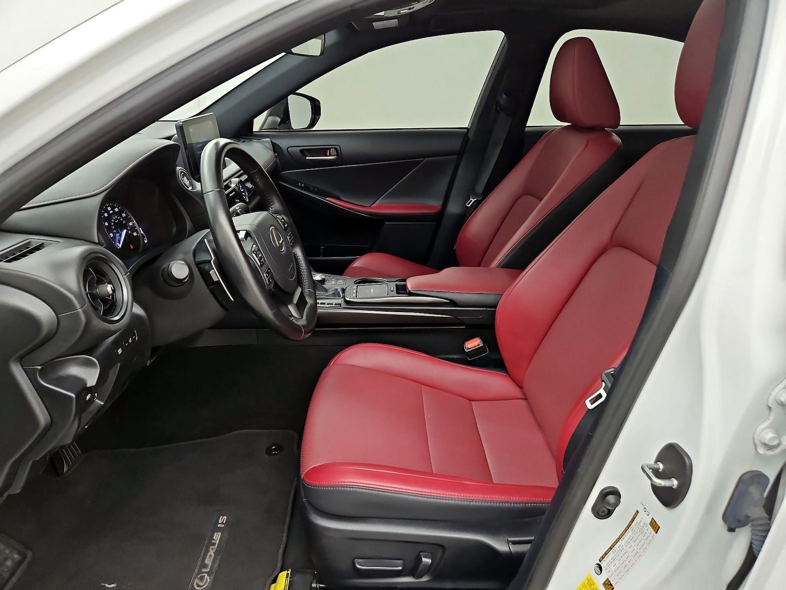 2024 Lexus IS 350 F SPORT - Photo 12