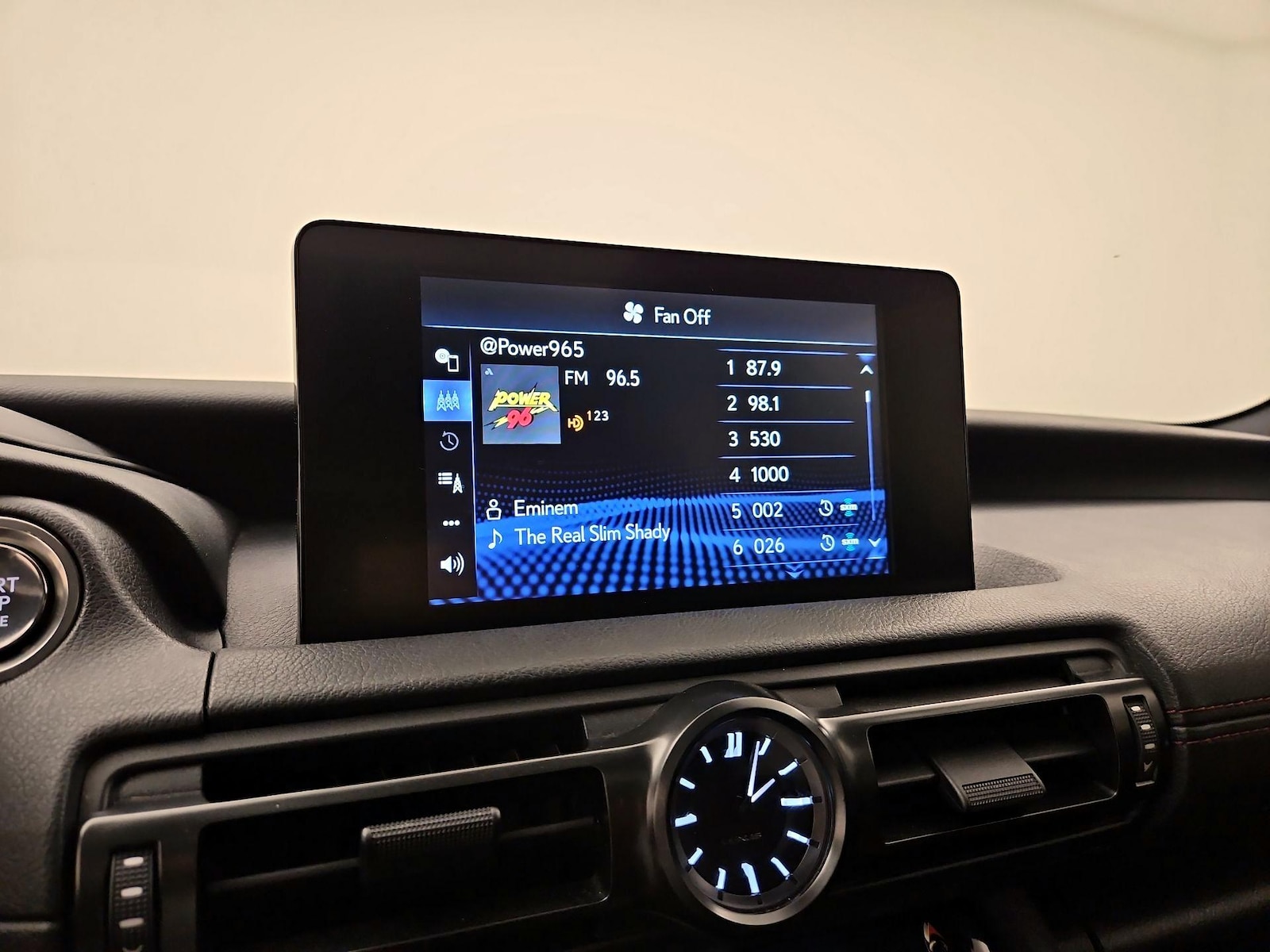 2024 Lexus IS 350 F SPORT - Photo 16