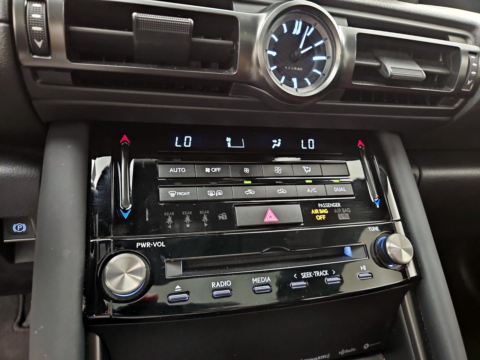 2024 Lexus IS 350 F SPORT - Photo 17