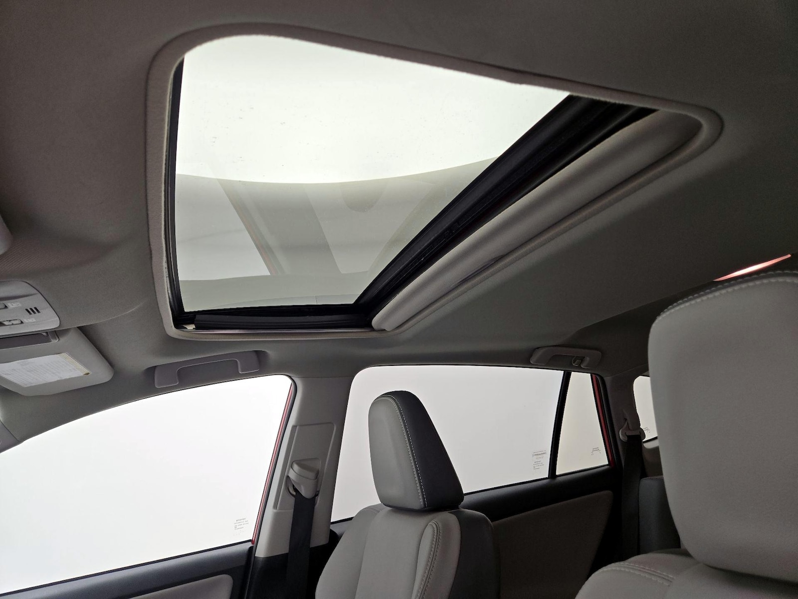 Sunroof(s) & Overhead Airbags
