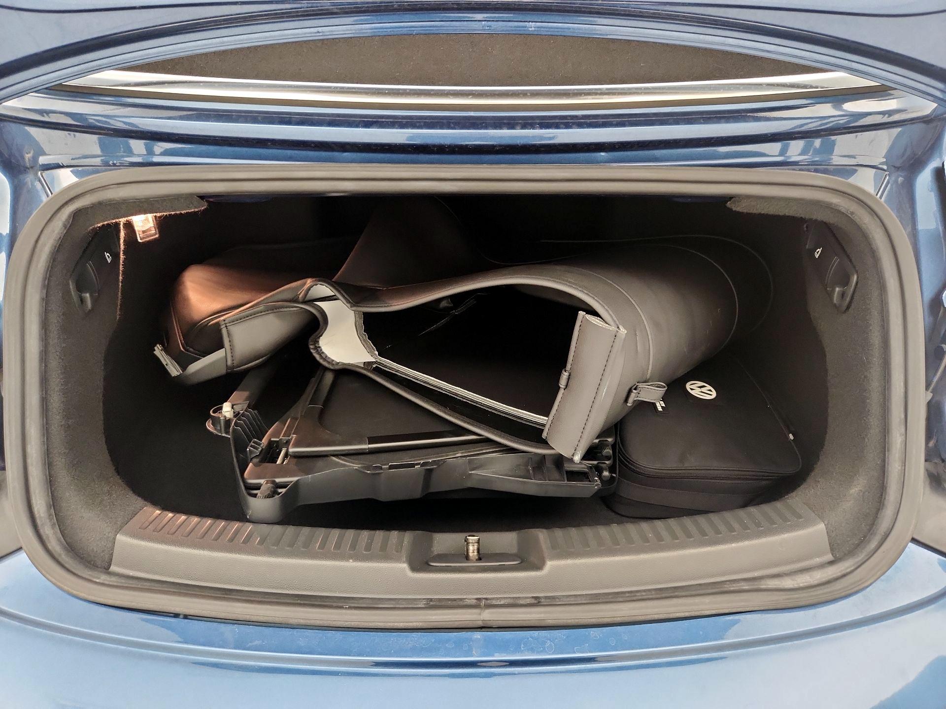 Thumbnail: 2018 Volkswagen Beetle - 20
