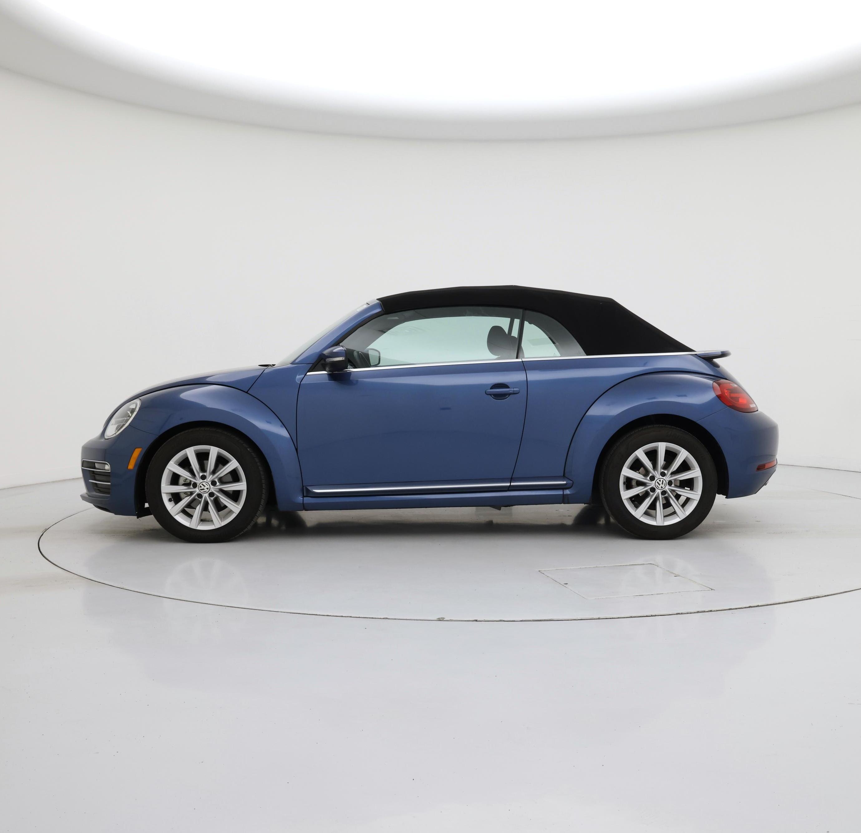 Thumbnail: 2018 Volkswagen Beetle - 3
