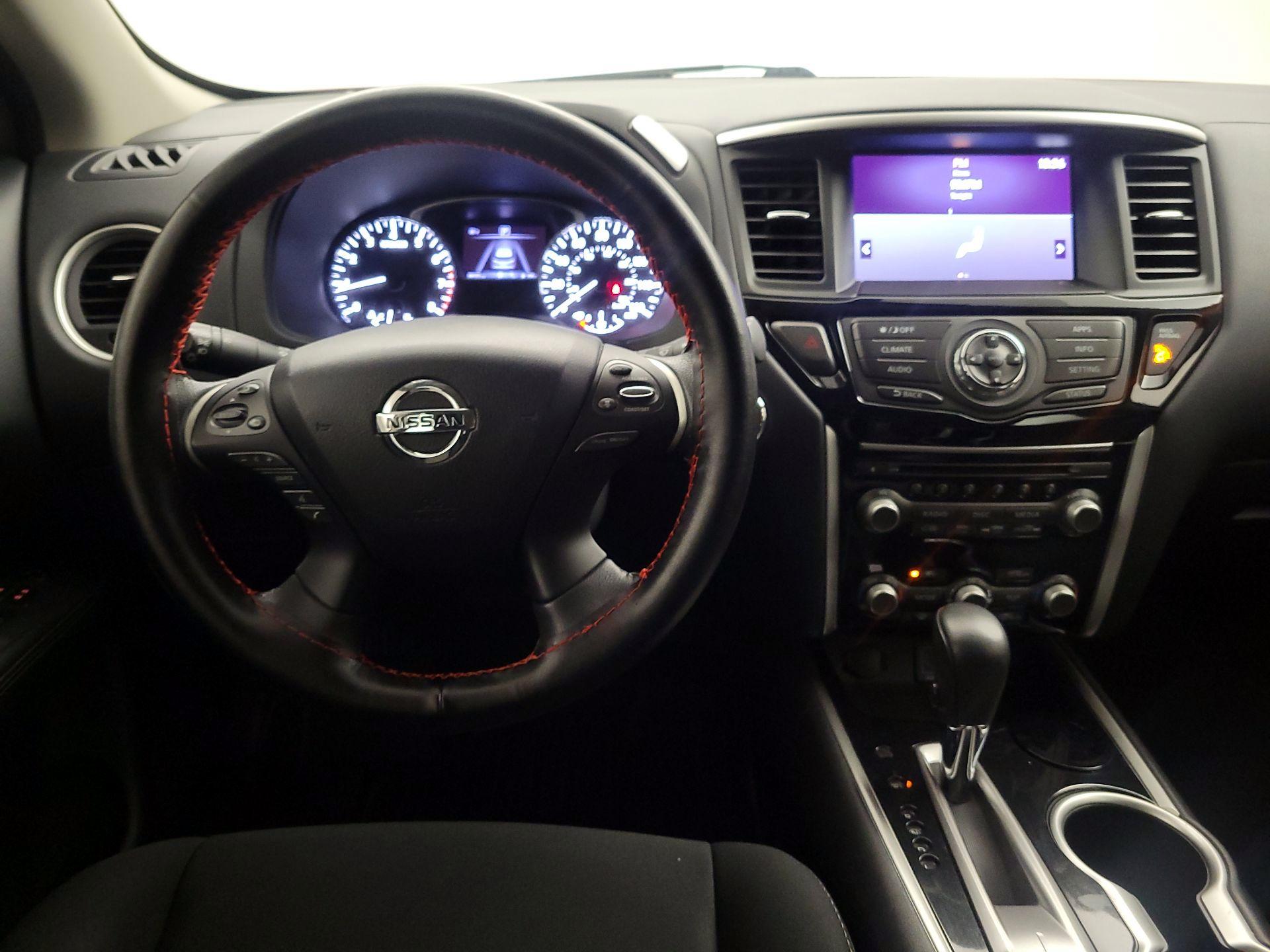 Thumbnail: 2020 Nissan Pathfinder - 10