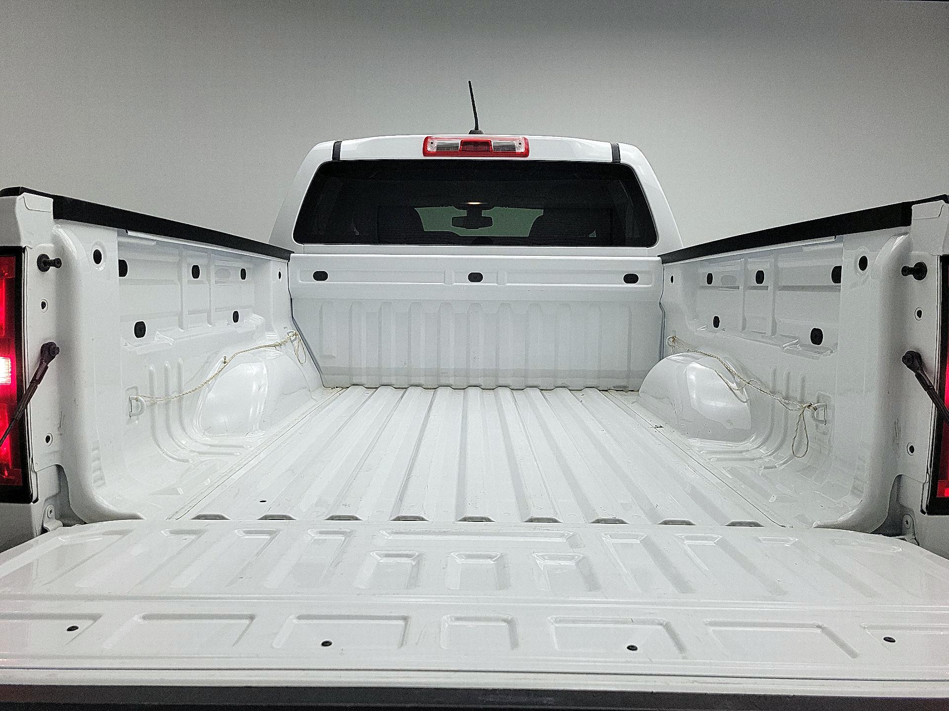 Thumbnail: 2022 Chevrolet Colorado - 17