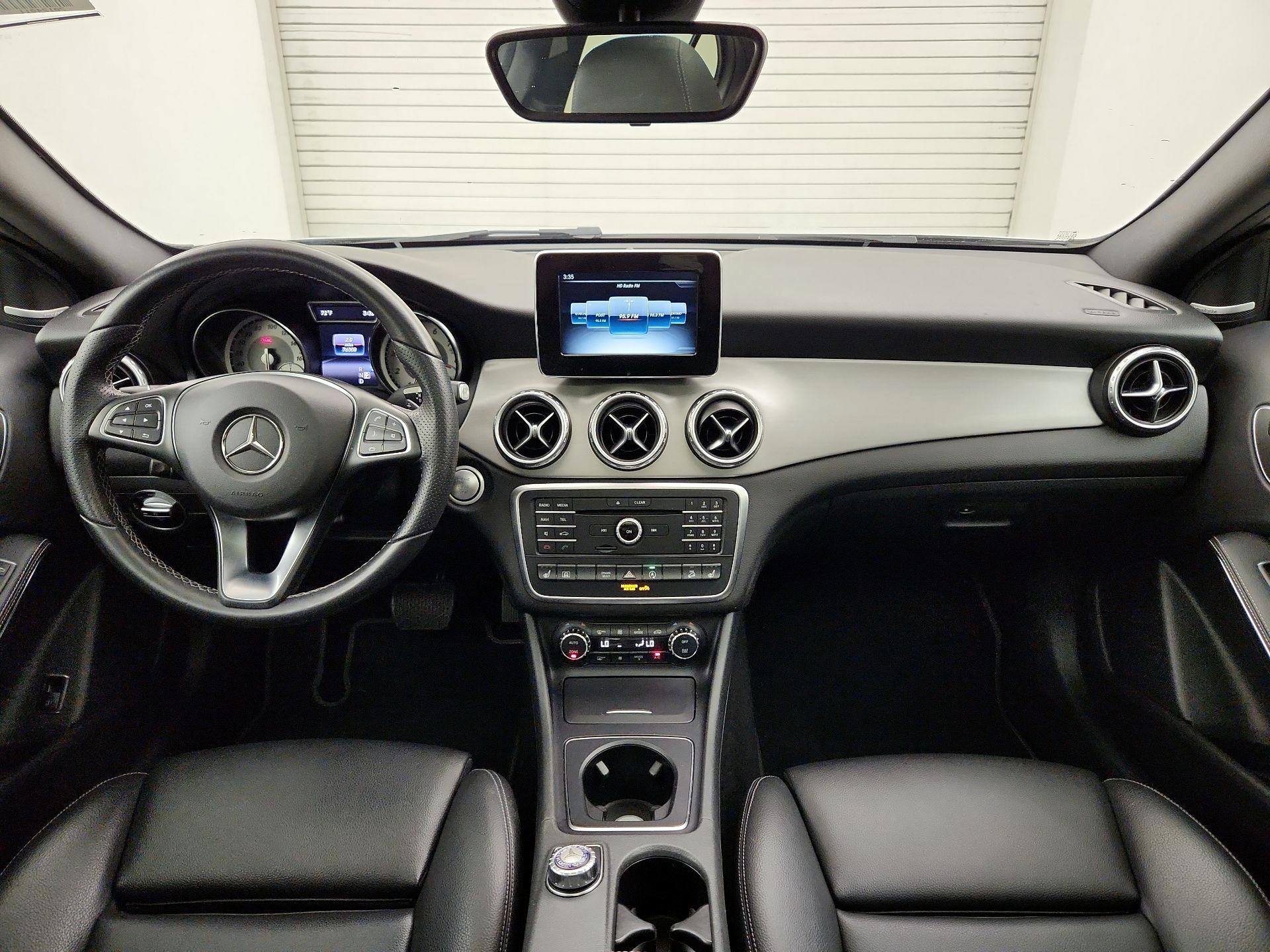 Thumbnail: 2017 Mercedes-Benz GLA - 9