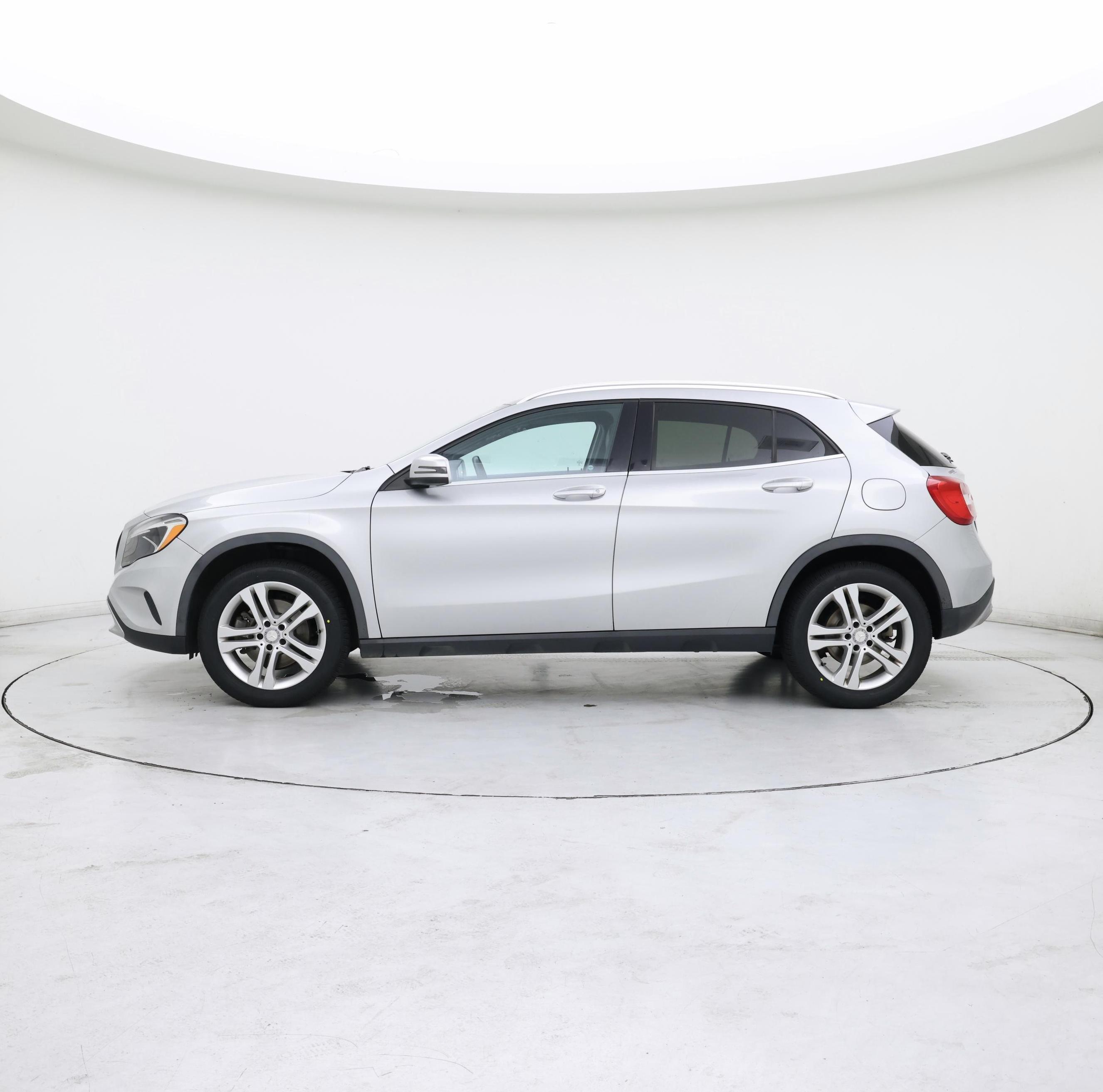 Thumbnail: 2017 Mercedes-Benz GLA - 3