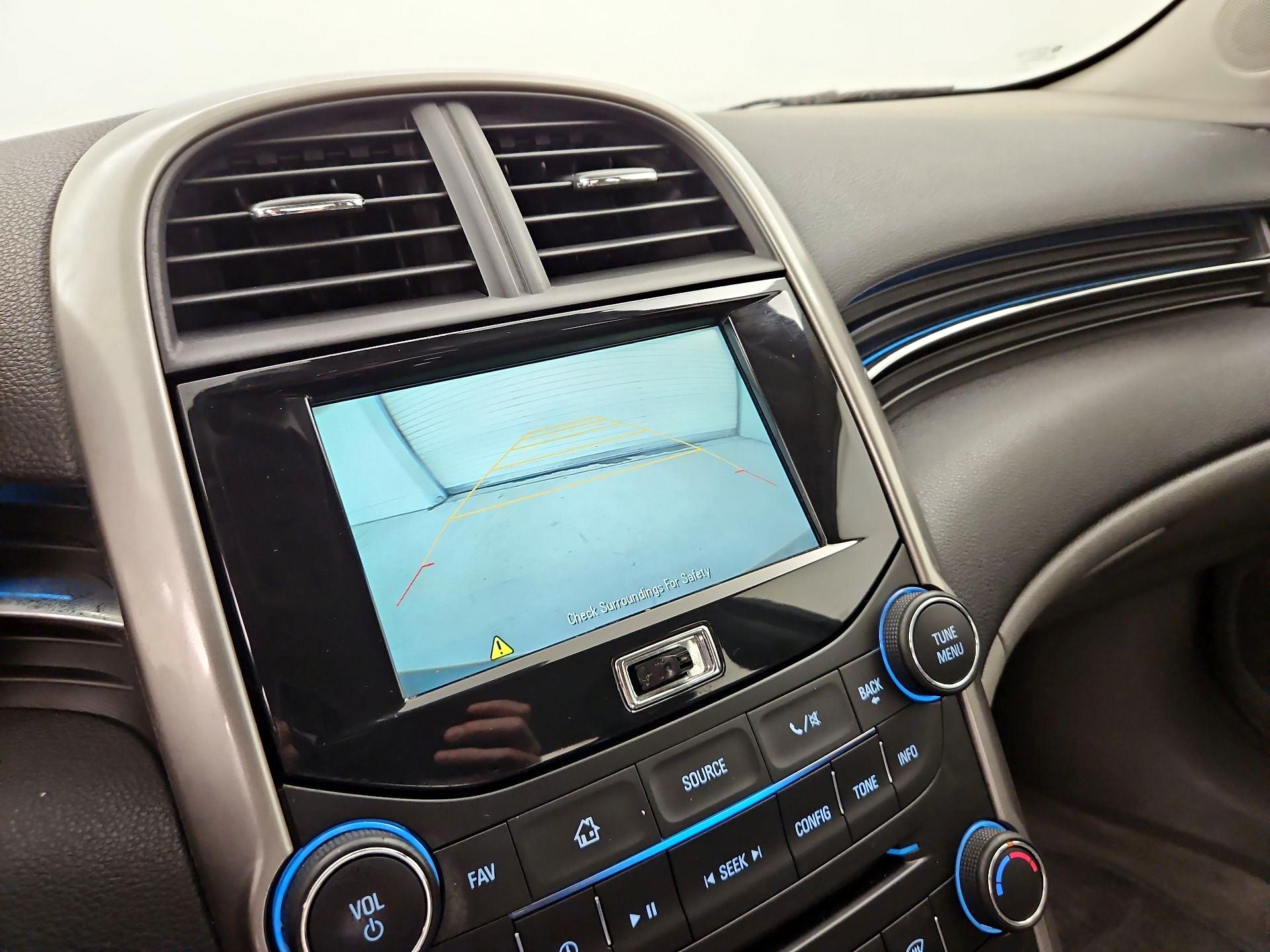 Thumbnail: 2015 Chevrolet Malibu - 14