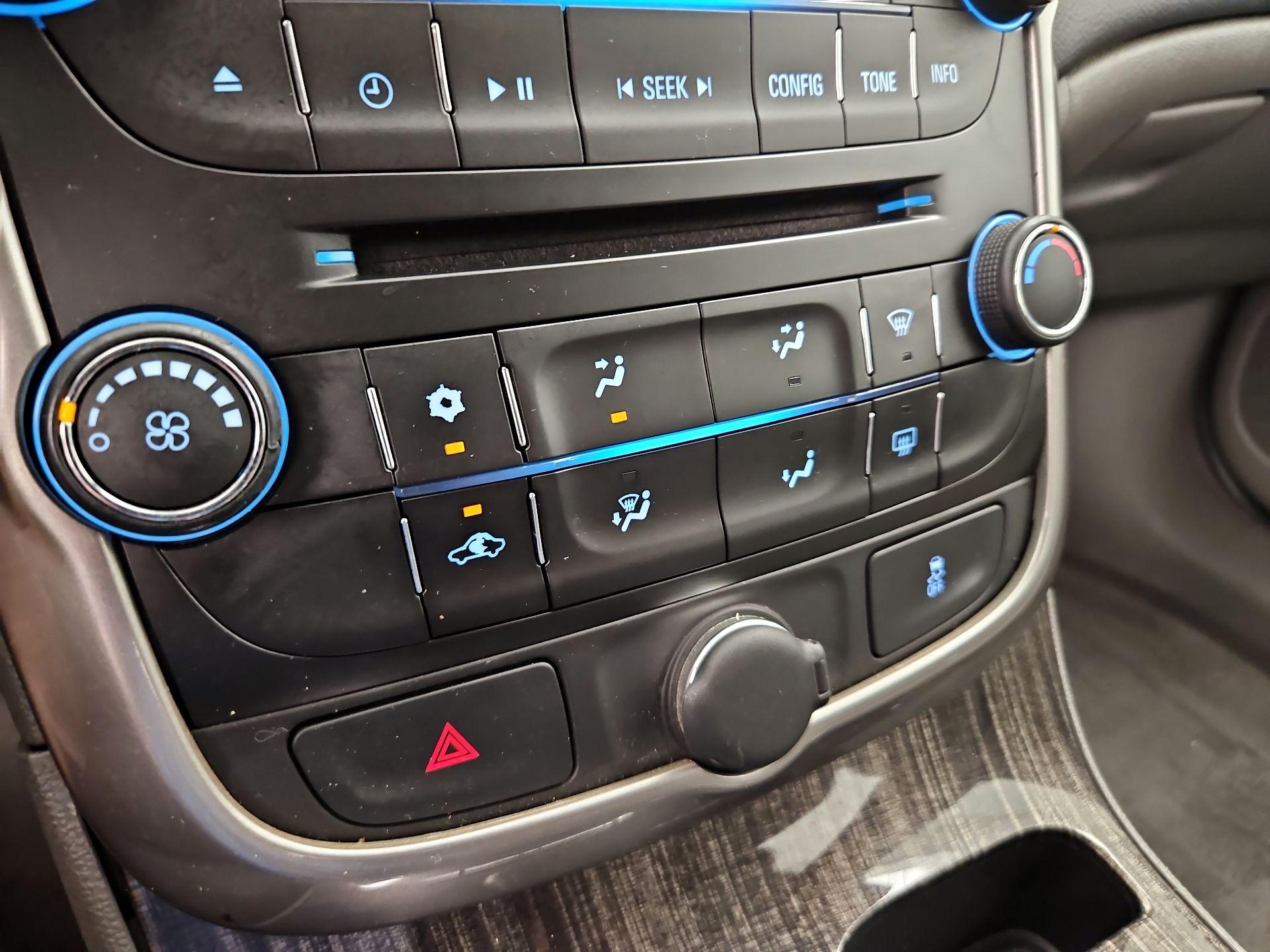 Thumbnail: 2015 Chevrolet Malibu - 16