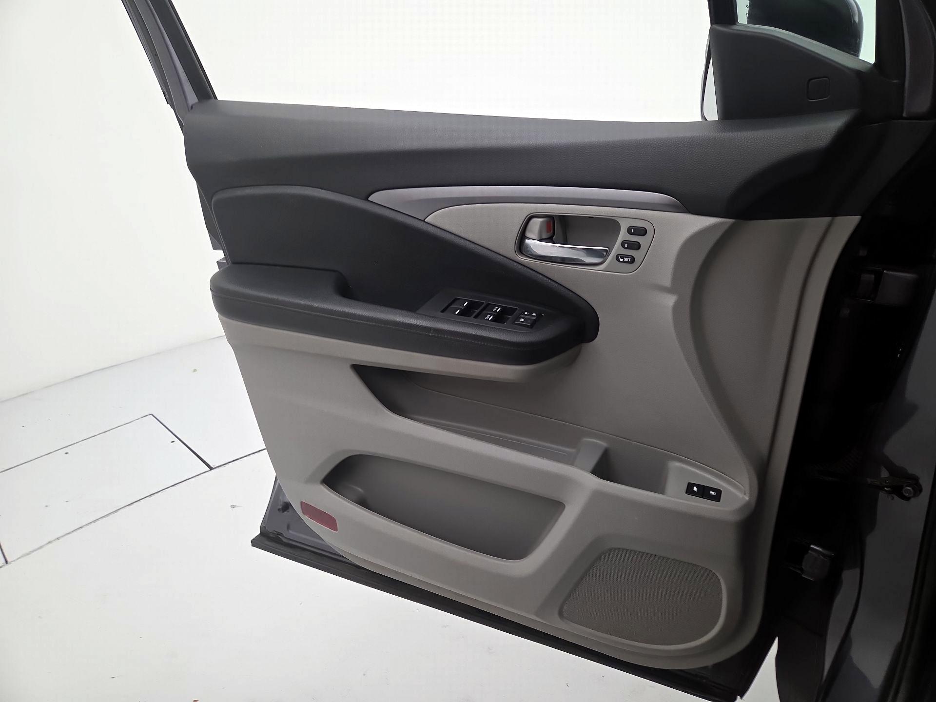 Thumbnail: 2021 Honda Pilot - 12