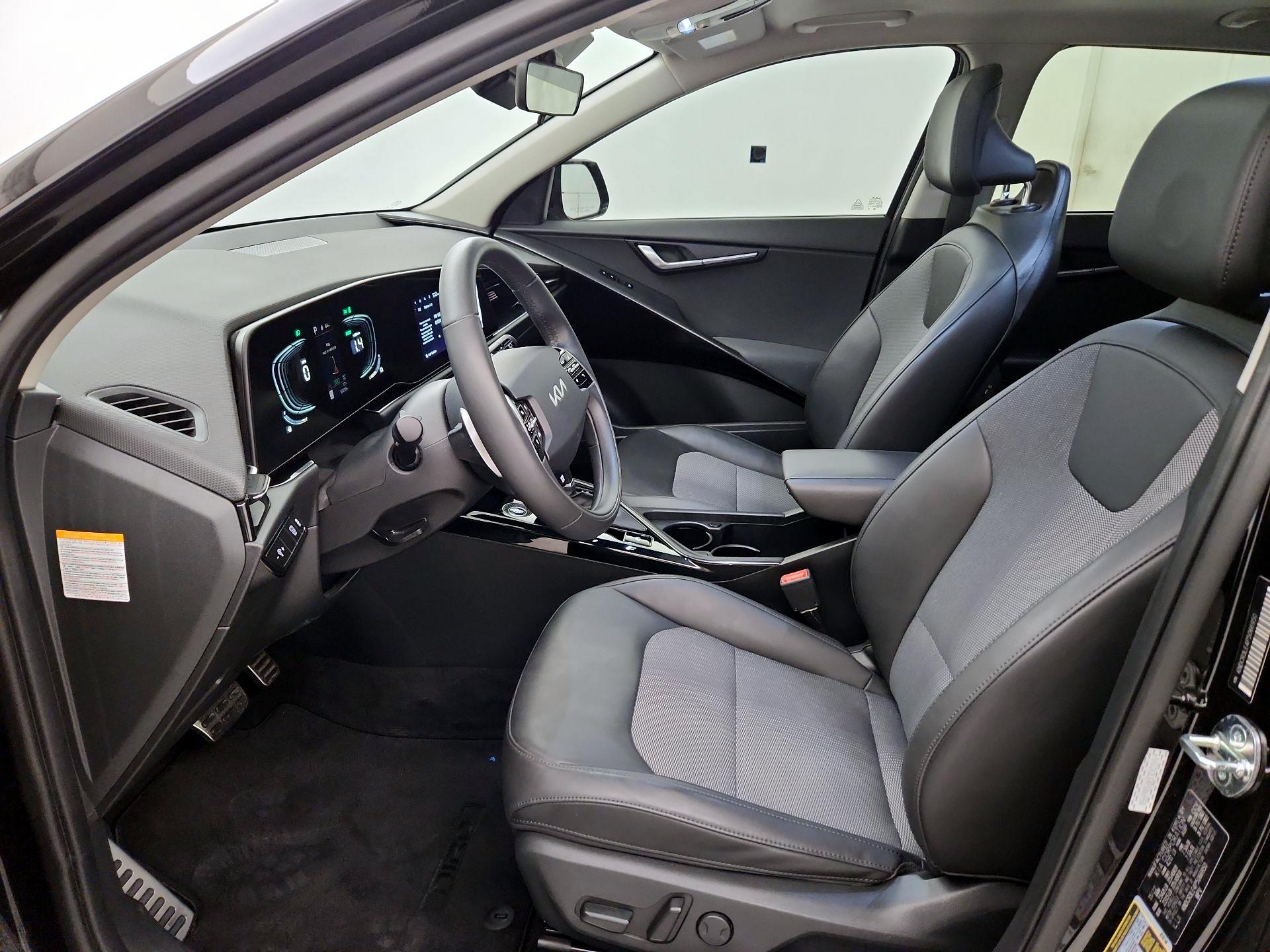 Thumbnail: 2023 Kia Niro - 11