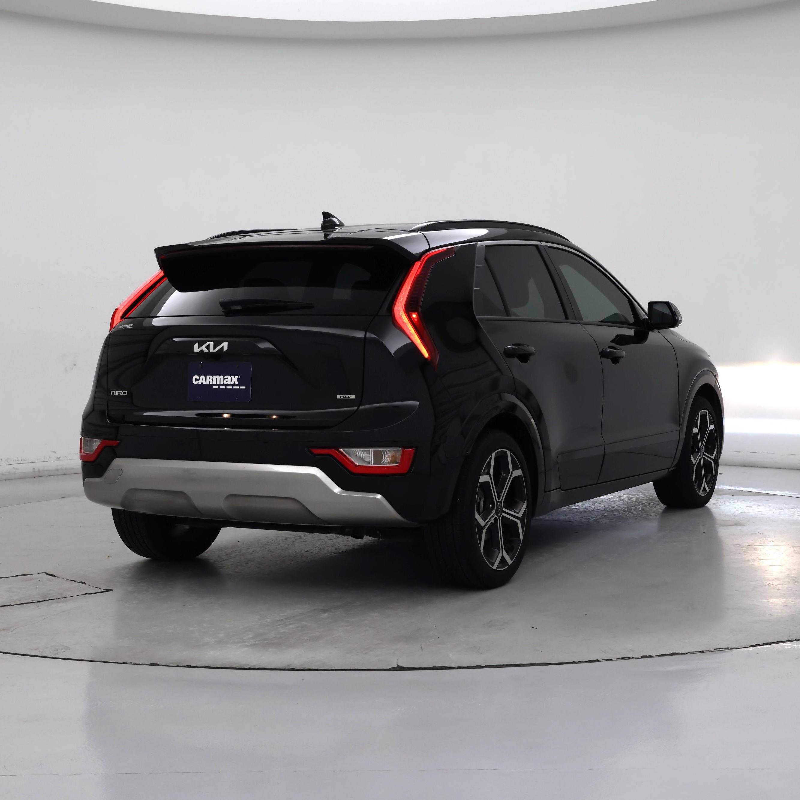 Thumbnail: 2023 Kia Niro - 8
