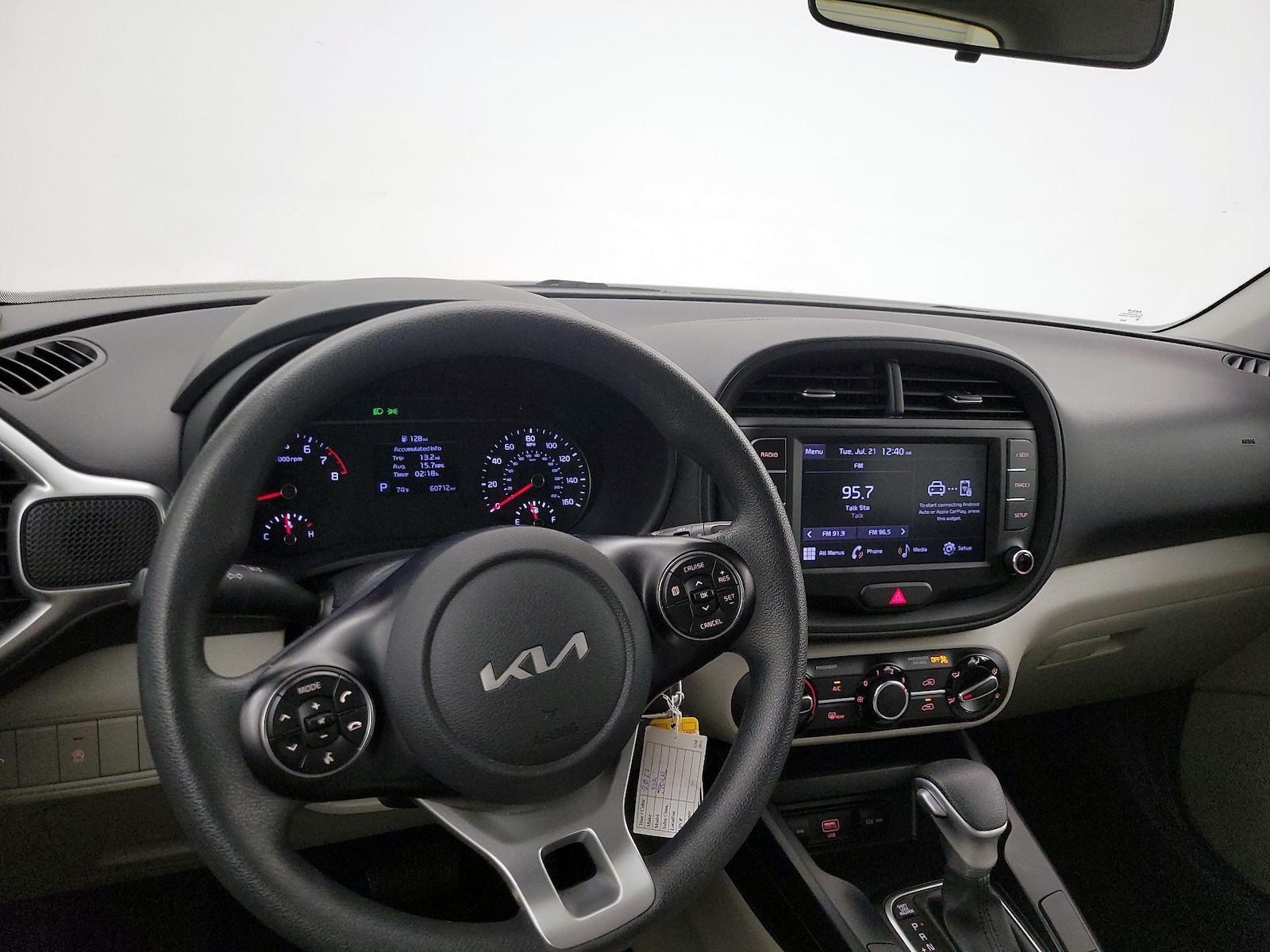 2022 Kia Soul LX - Photo 10