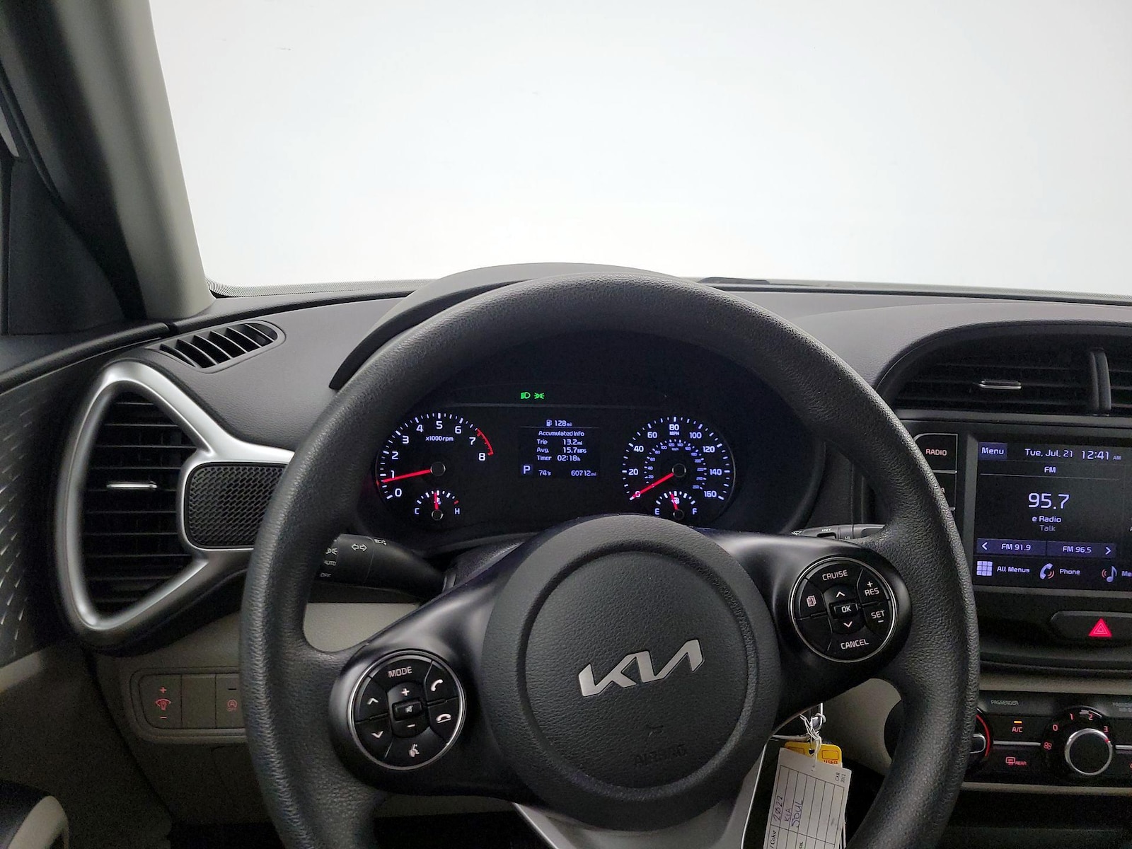 2022 Kia Soul LX - Photo 11
