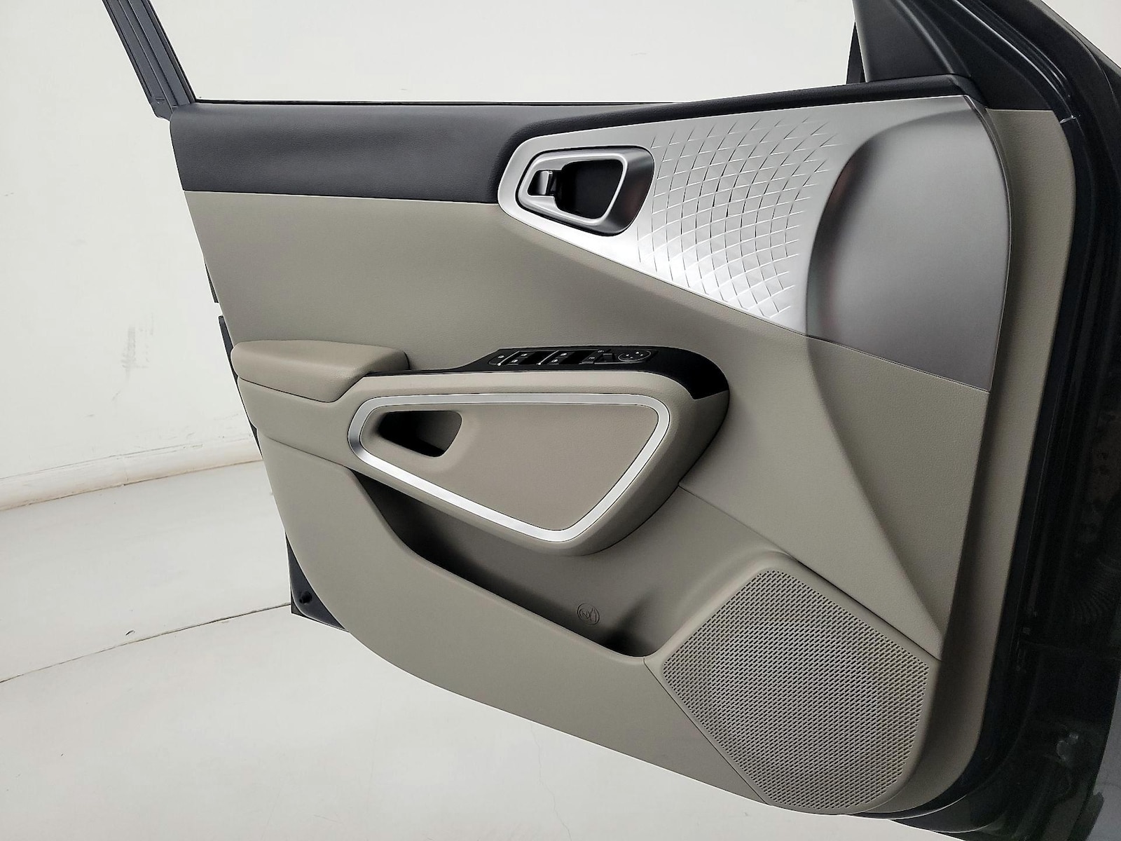 2022 Kia Soul LX - Photo 13