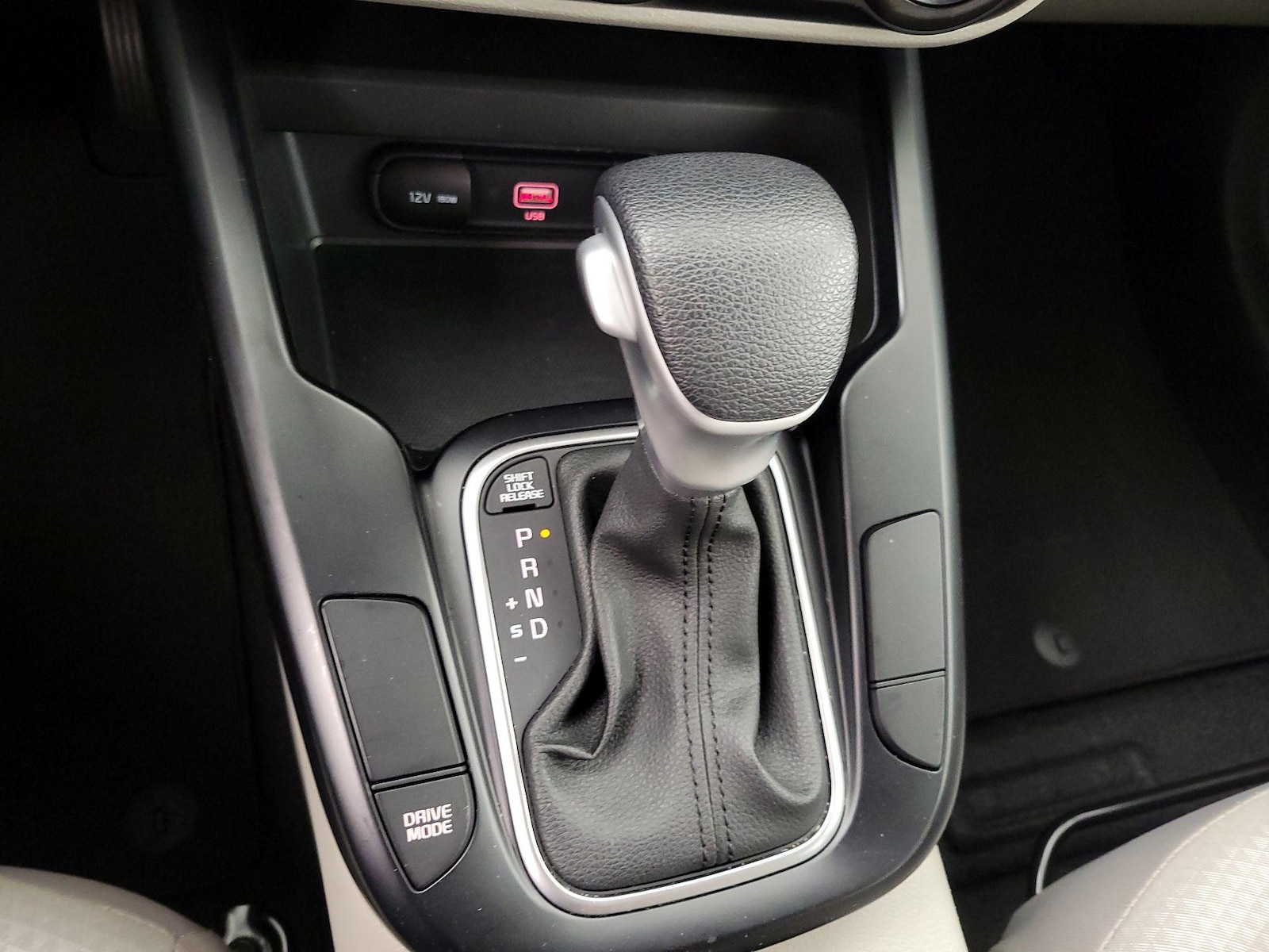 2022 Kia Soul LX - Photo 18