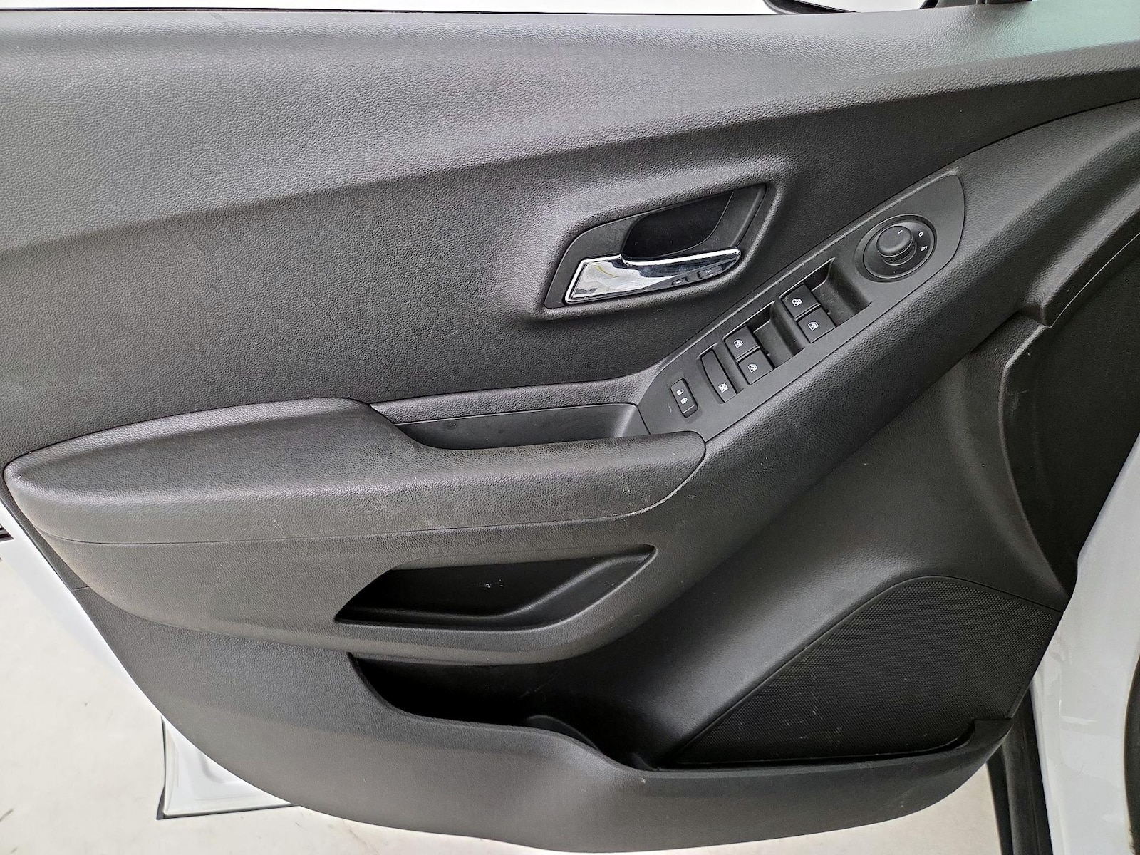 2020 Chevrolet Trax LS - Photo 13