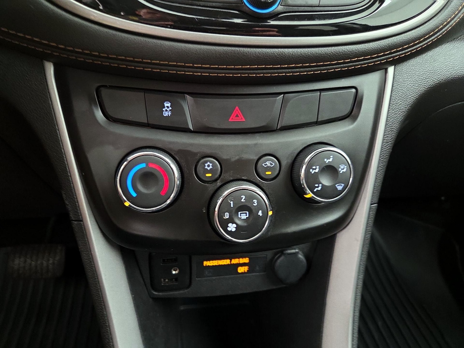 2020 Chevrolet Trax LS - Photo 17