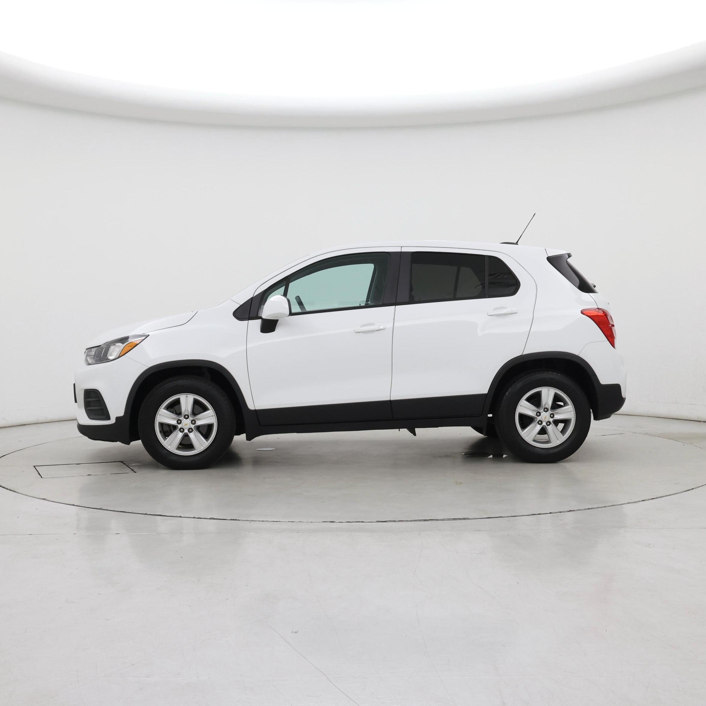 Thumbnail: 2020 Chevrolet Trax - 3