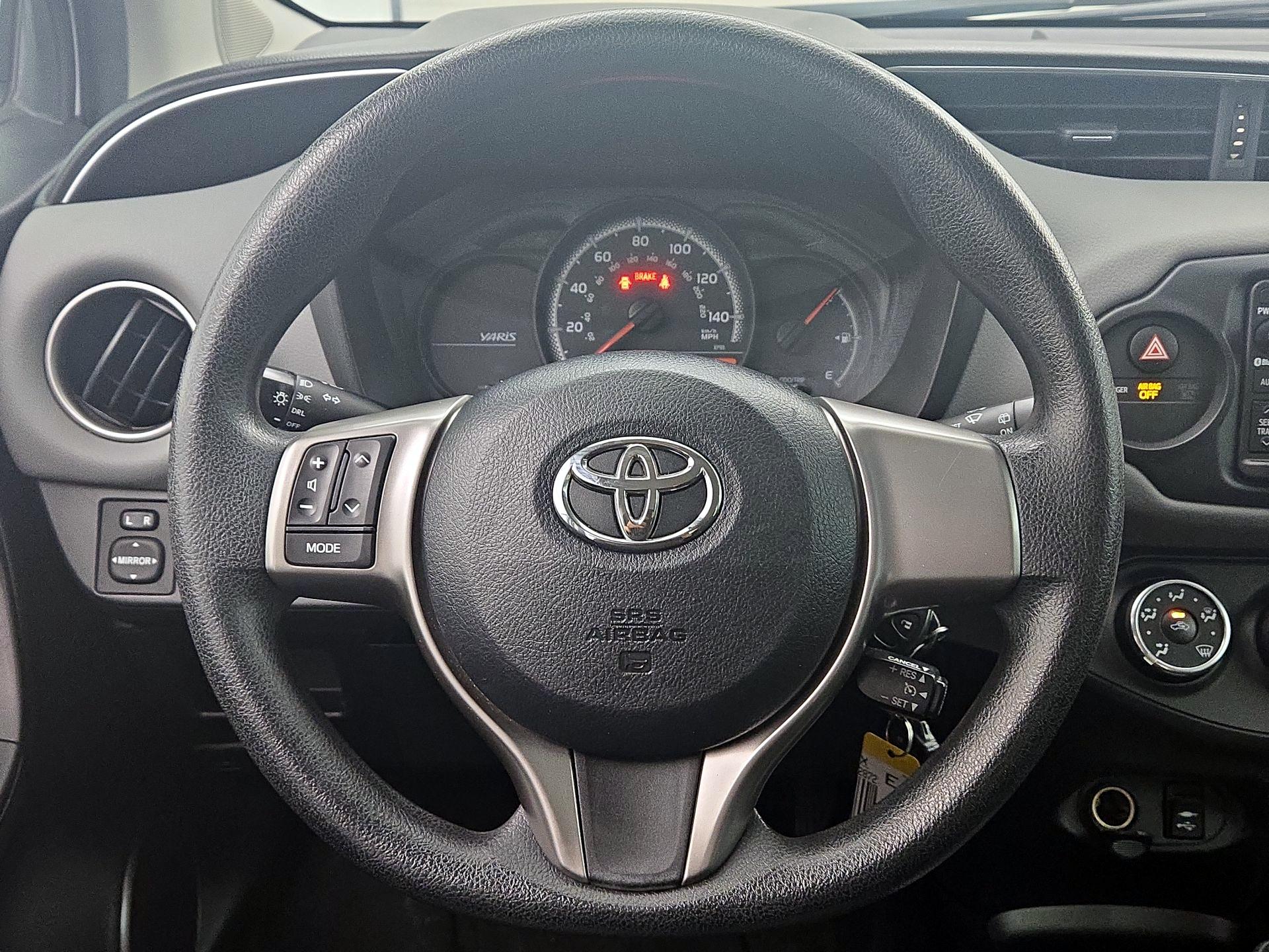 Thumbnail: 2015 Toyota Yaris - 10