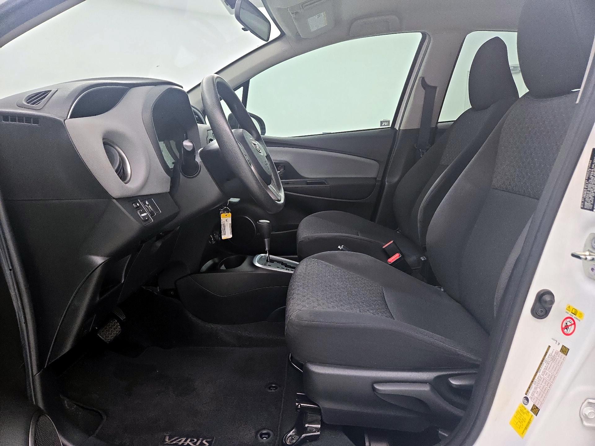 Thumbnail: 2015 Toyota Yaris - 11