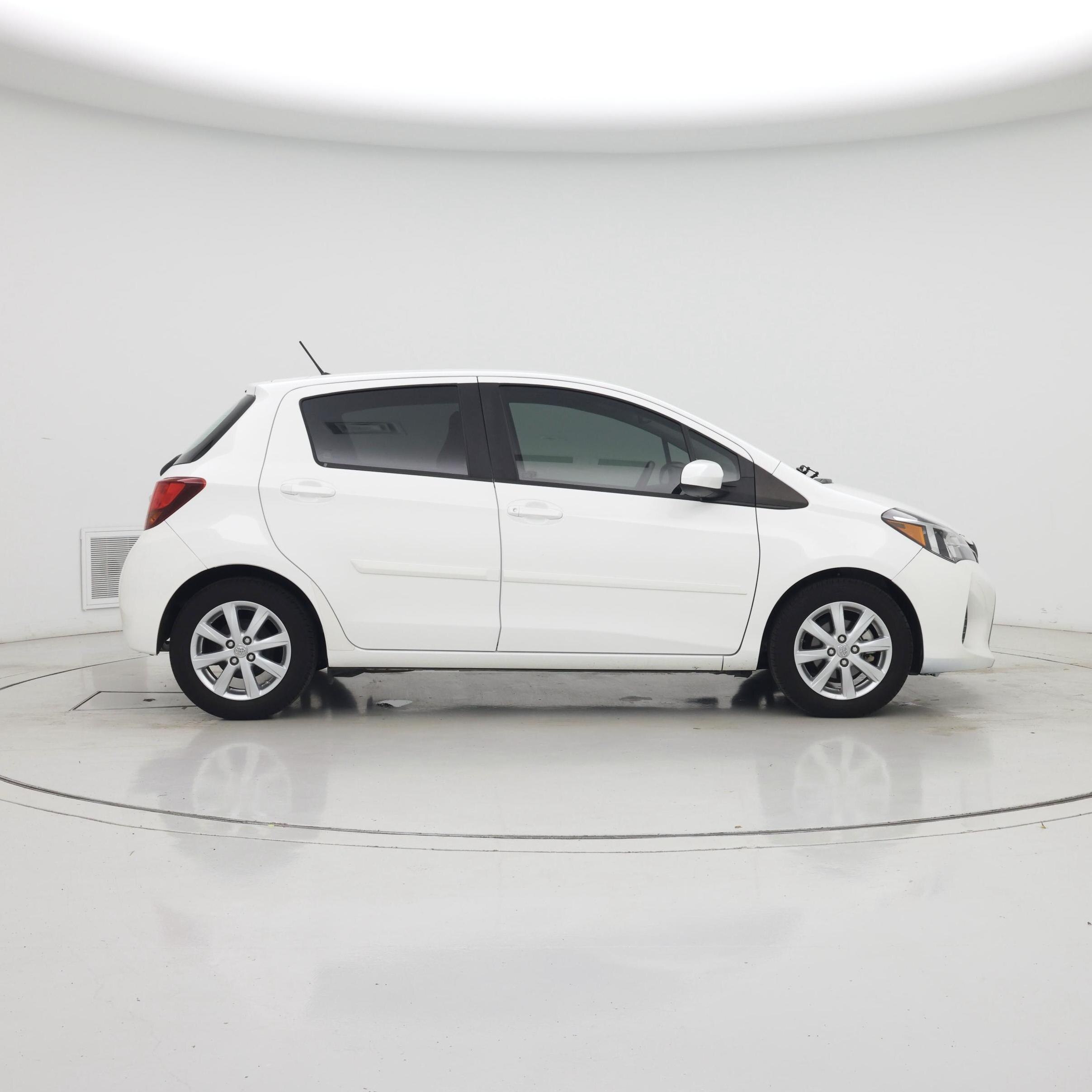 Thumbnail: 2015 Toyota Yaris - 7