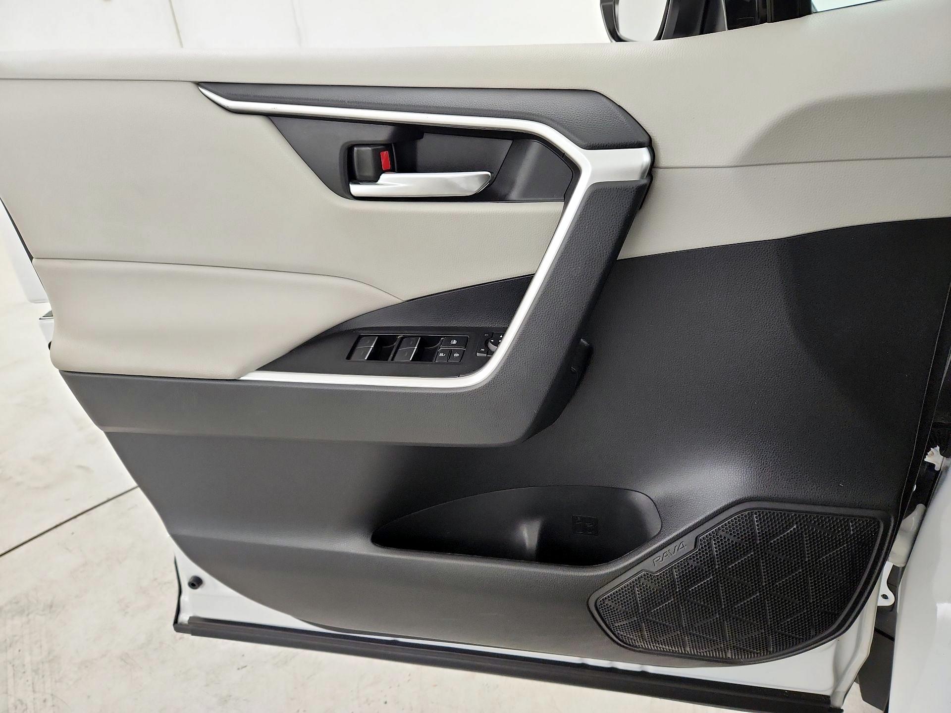 Thumbnail: 2024 Toyota RAV4 - 12