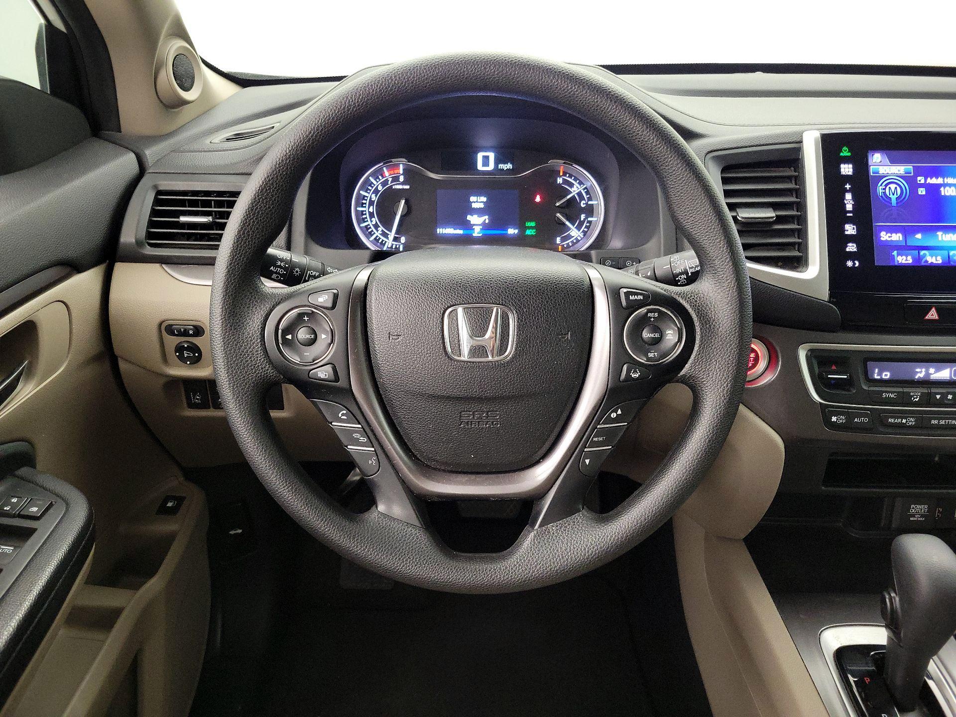 Thumbnail: 2016 Honda Pilot - 10