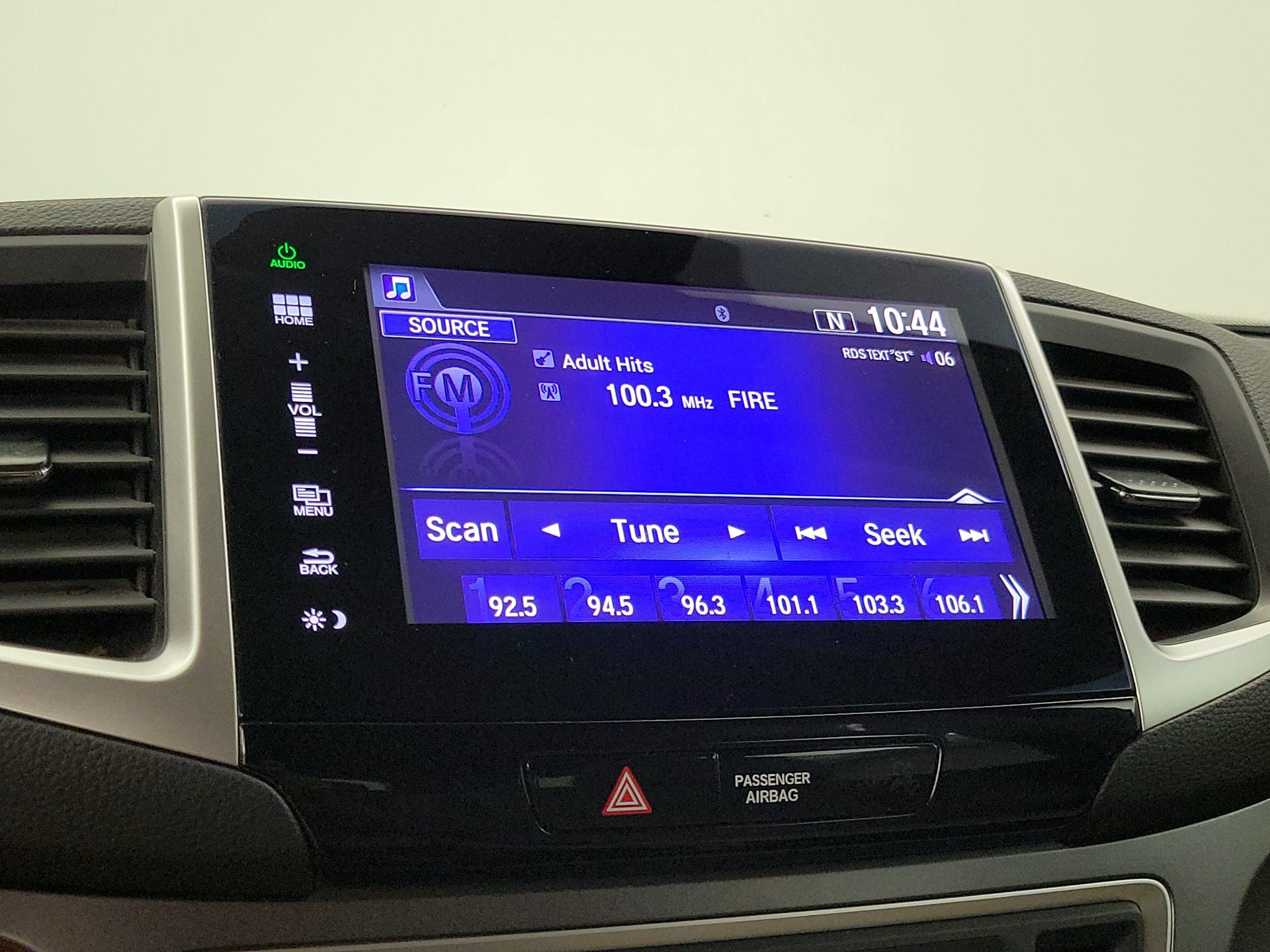 Thumbnail: 2016 Honda Pilot - 15