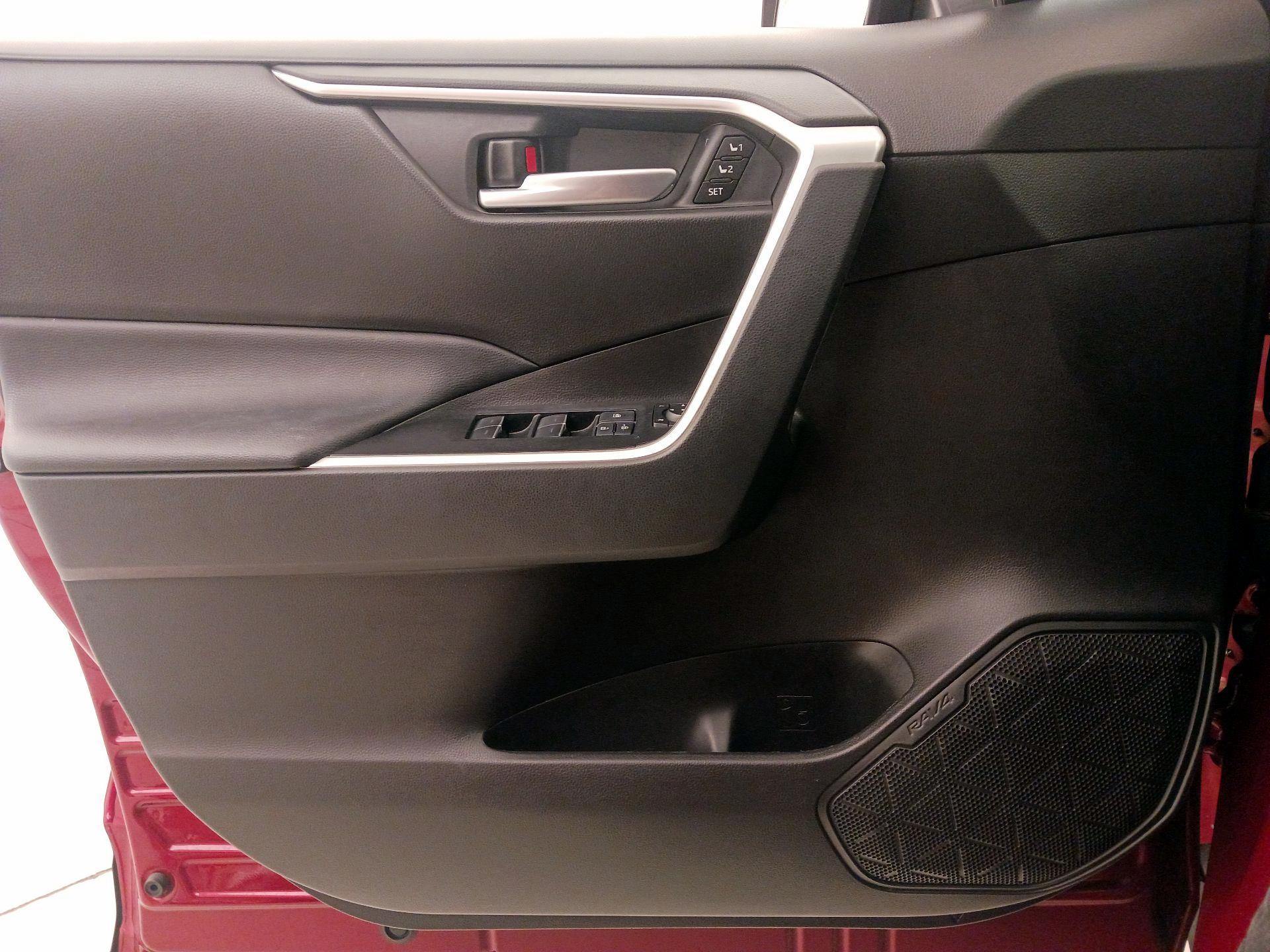 Thumbnail: 2023 Toyota RAV4 - 12