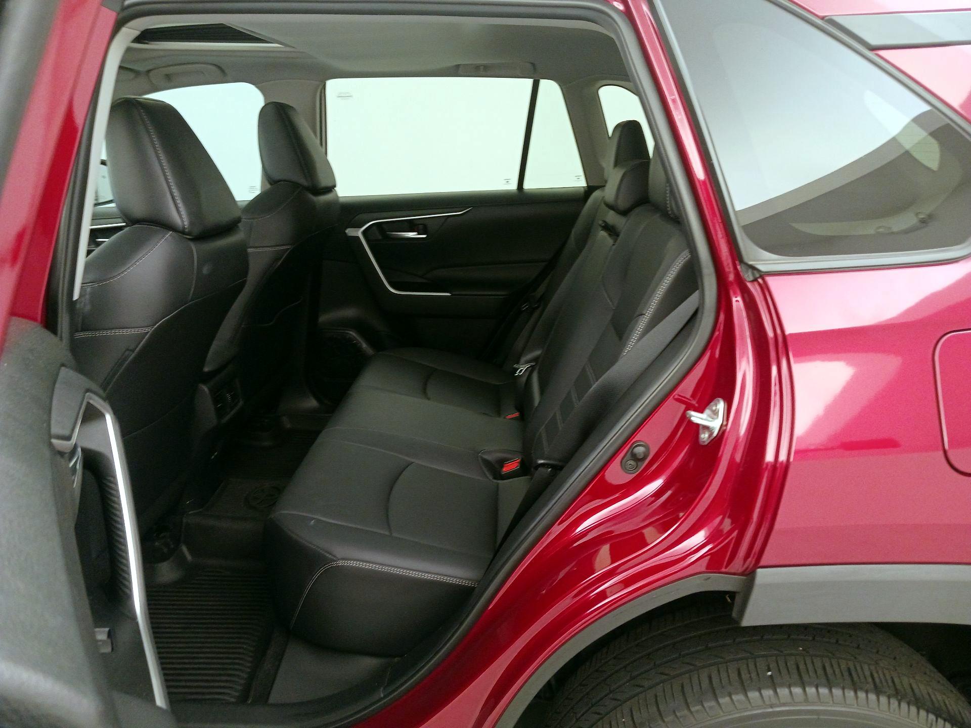 Thumbnail: 2023 Toyota RAV4 - 20