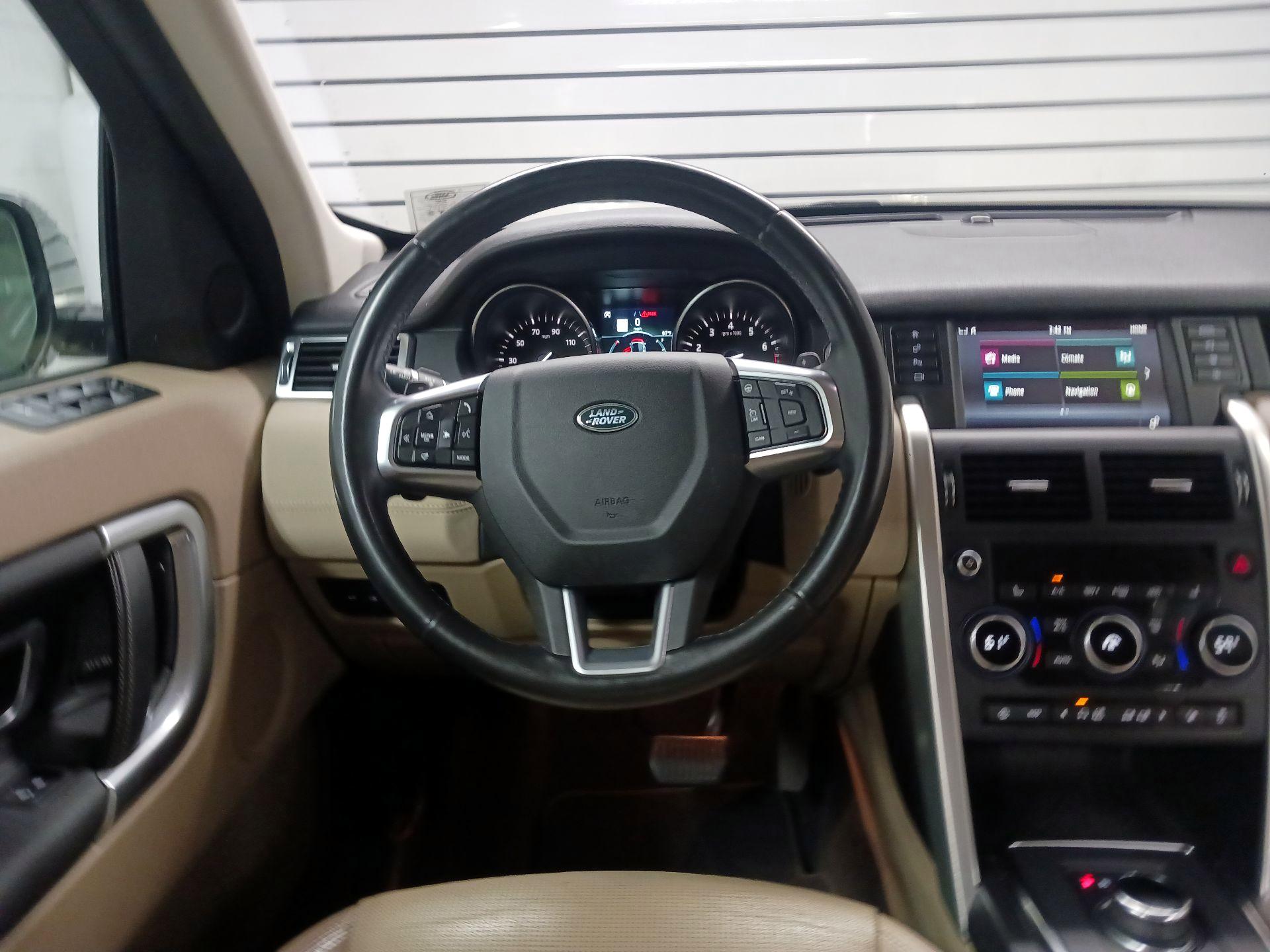 Thumbnail: 2019 Land Rover Discovery Sport - 10