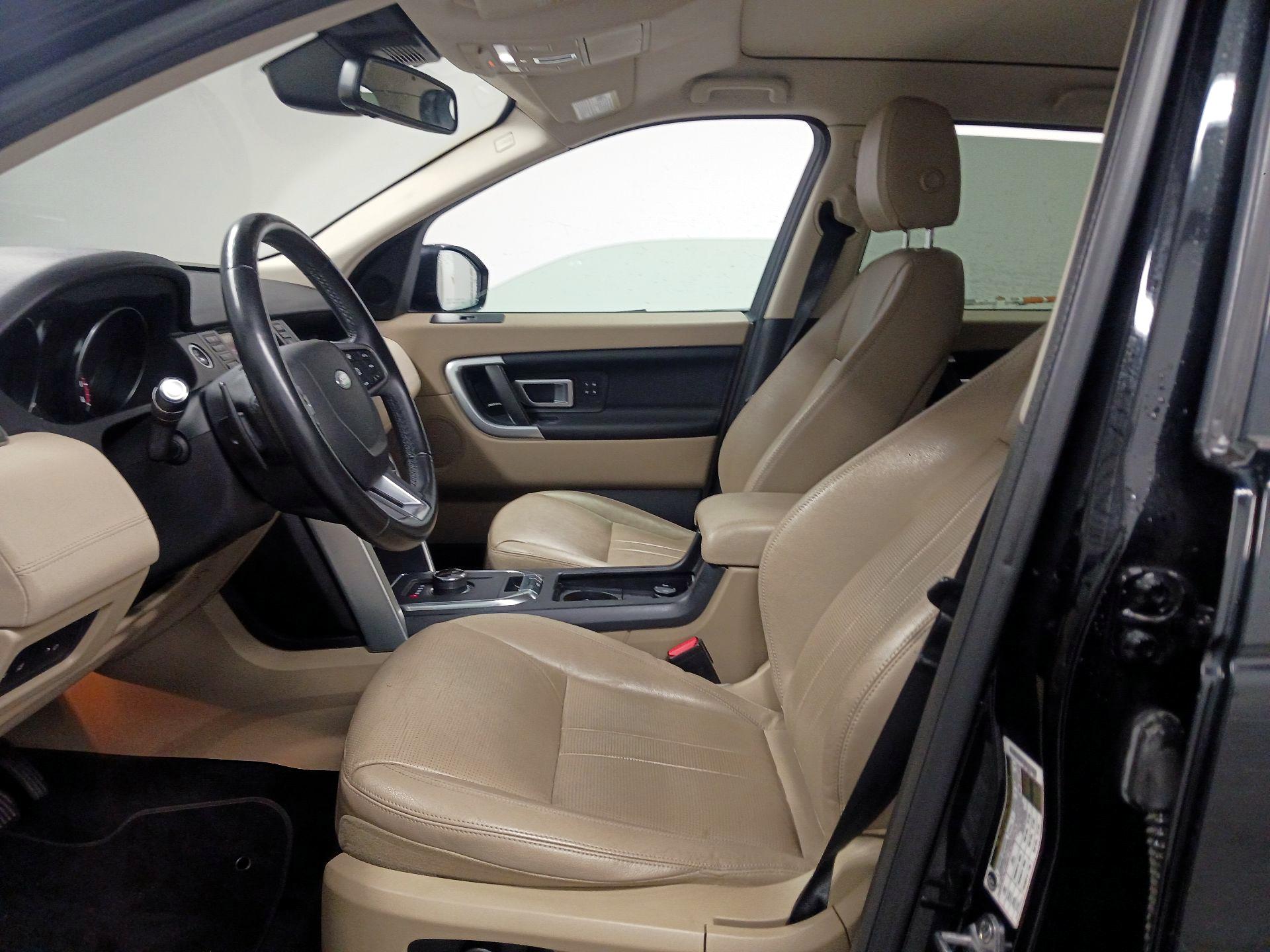 Thumbnail: 2019 Land Rover Discovery Sport - 11