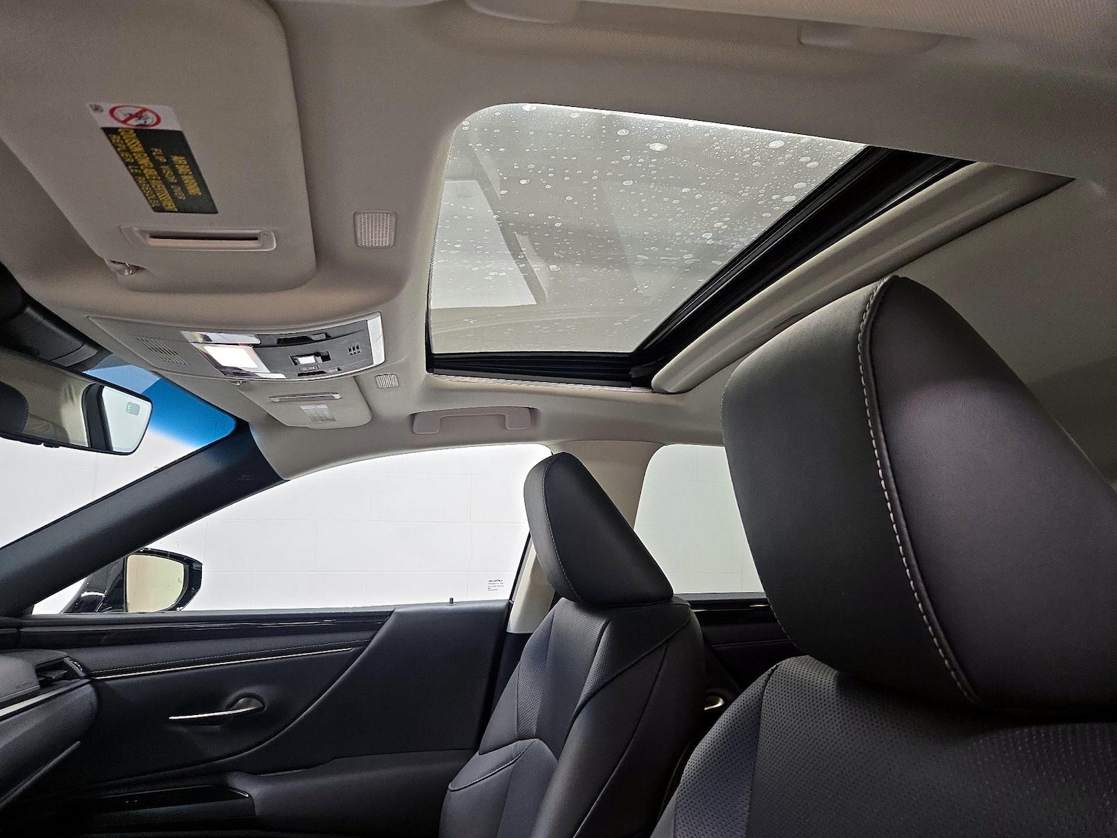 Sunroof(s) & Overhead Airbags
