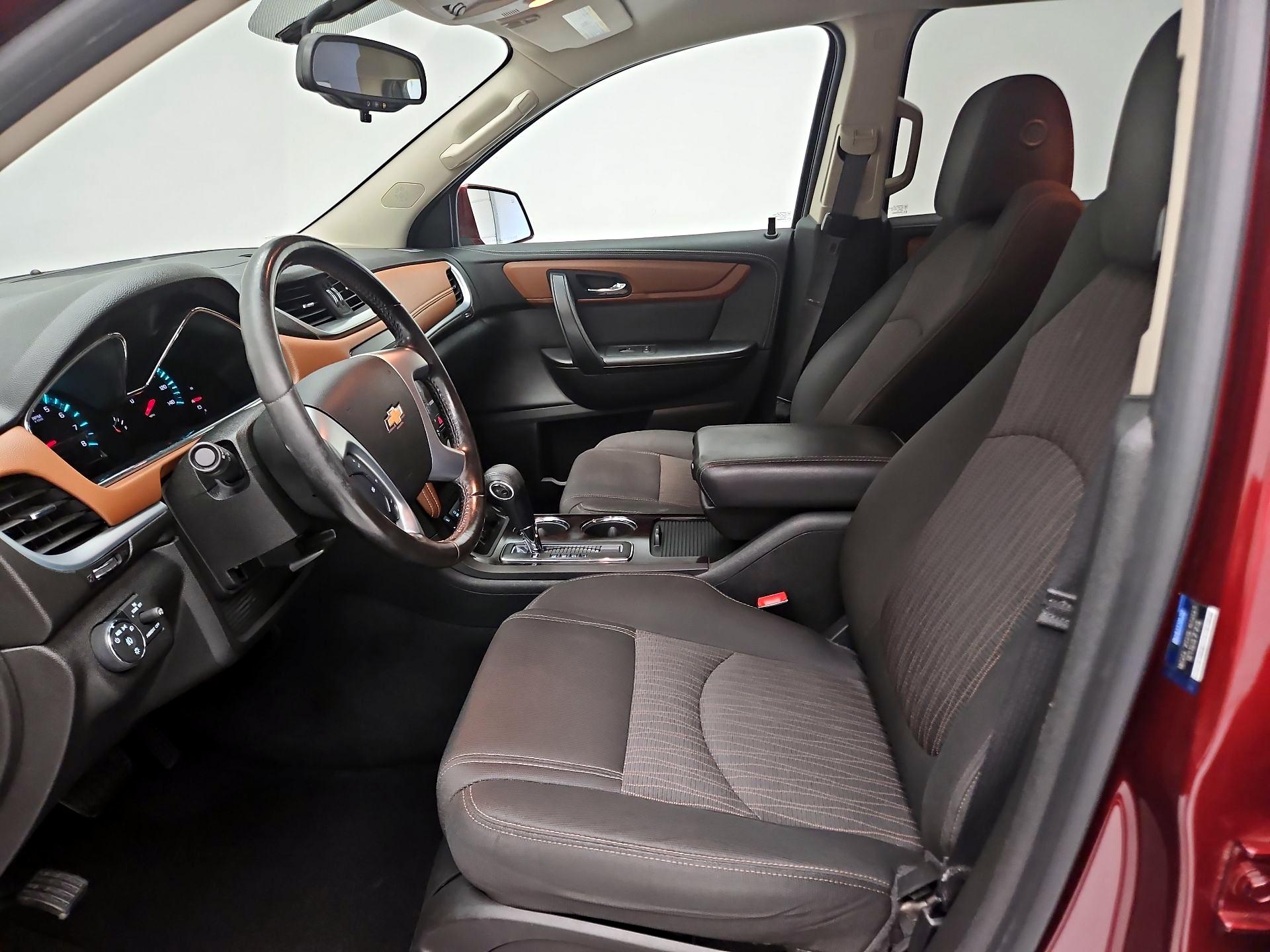 Thumbnail: 2017 Chevrolet Traverse - 11