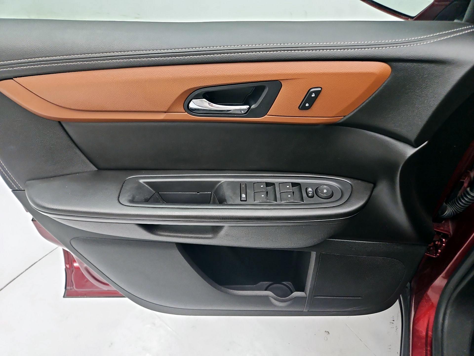 Thumbnail: 2017 Chevrolet Traverse - 12