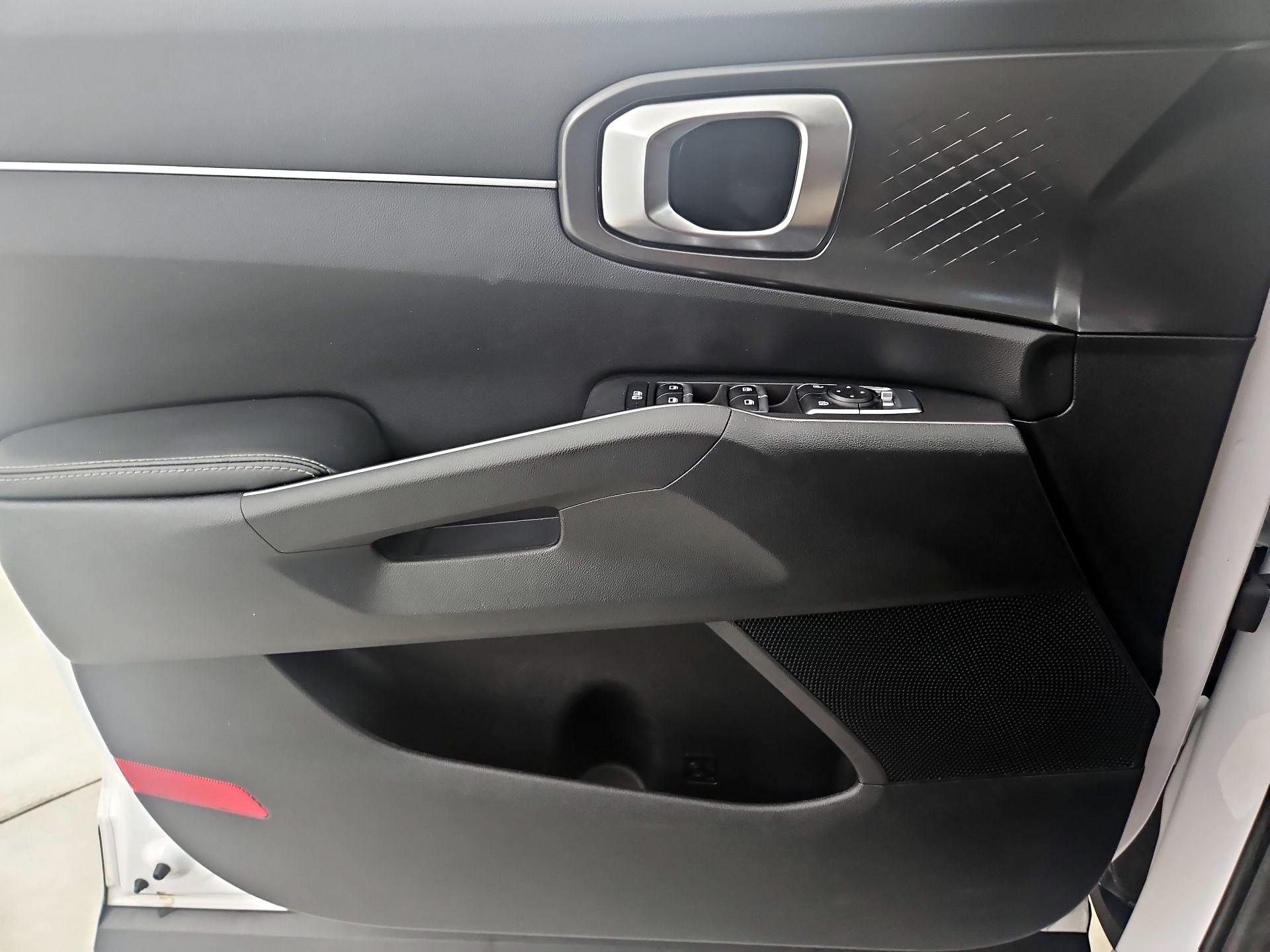 Thumbnail: 2021 Kia Sorento - 12