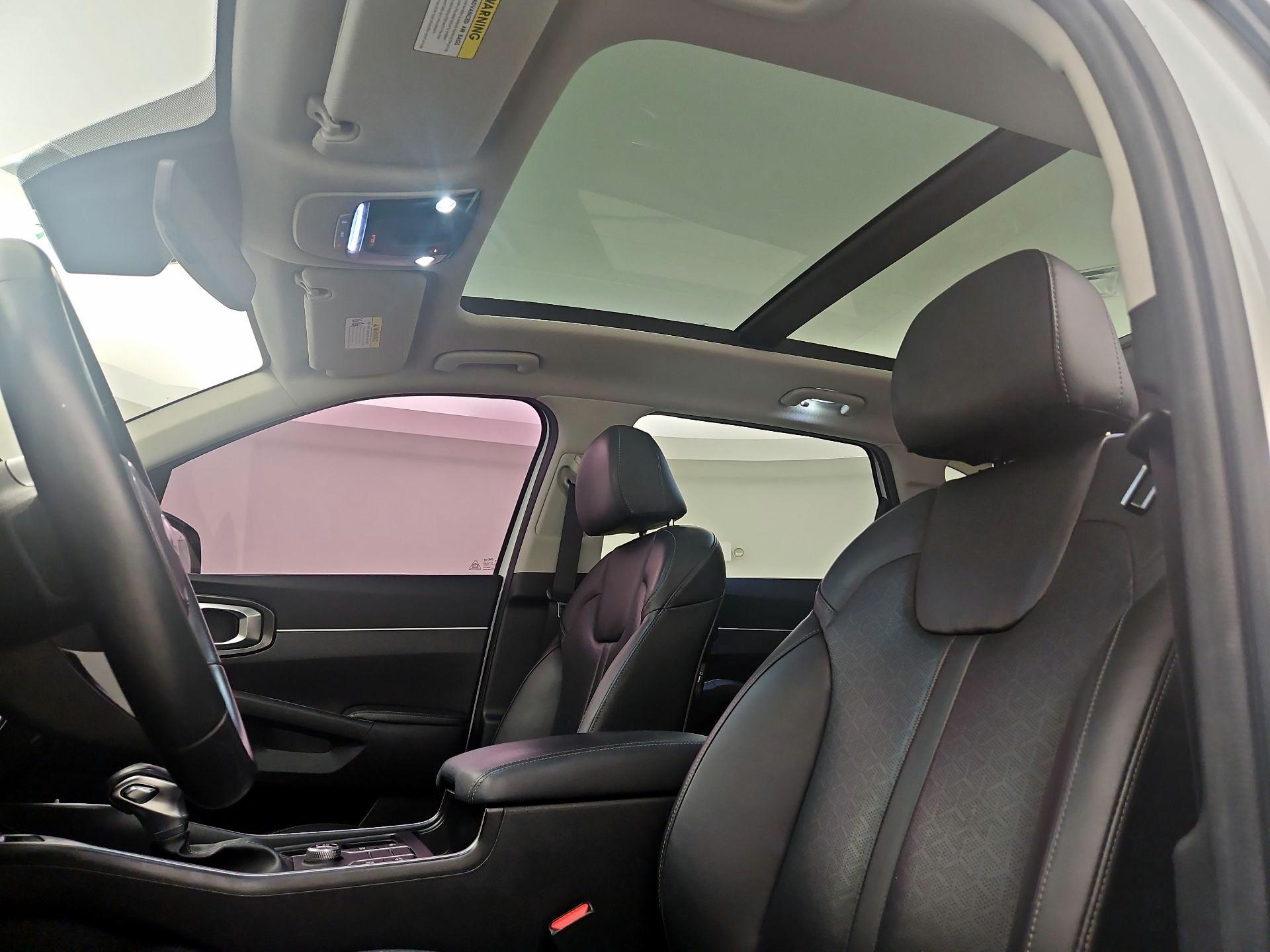 Thumbnail: 2021 Kia Sorento - 19