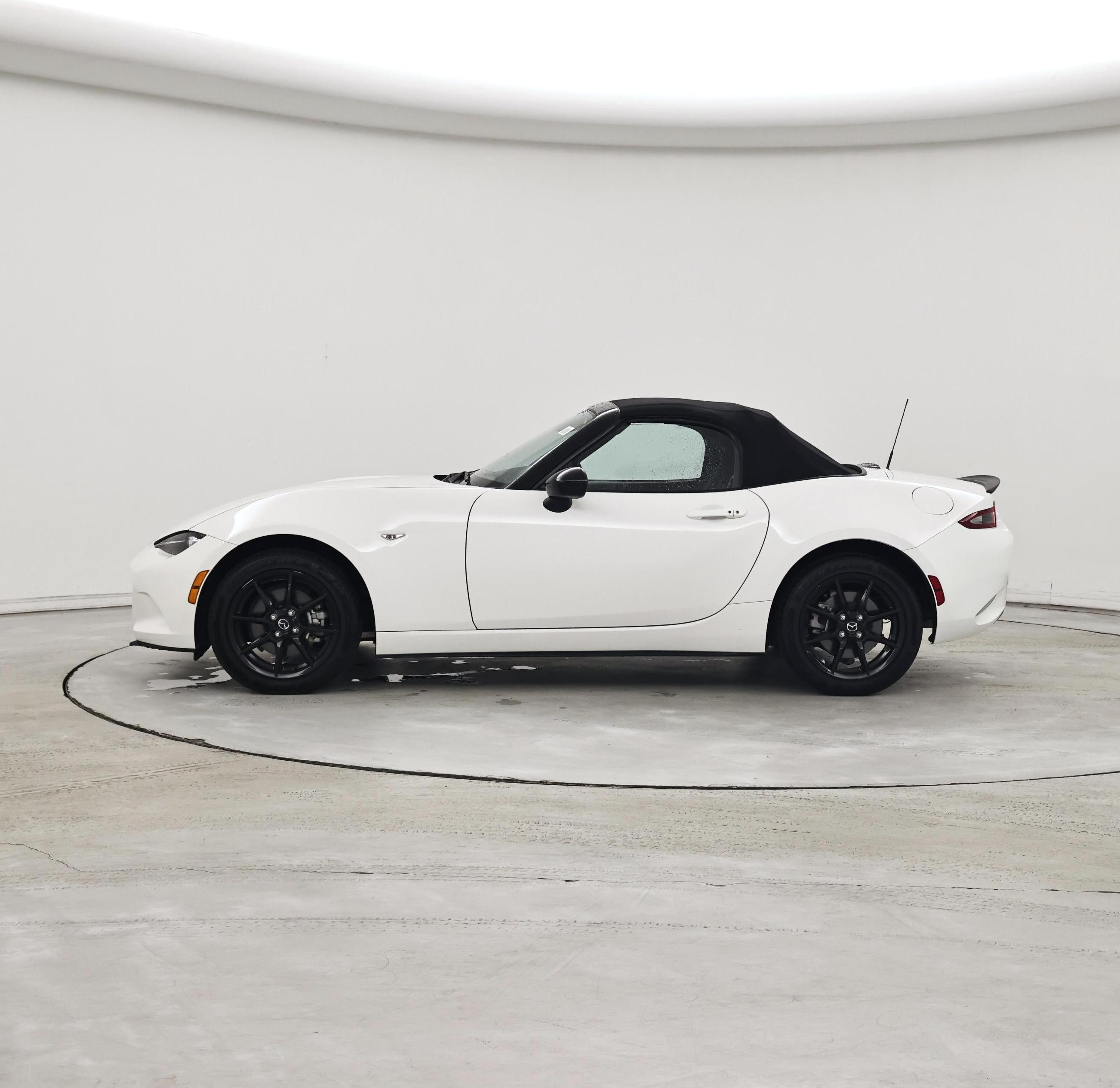 Thumbnail: 2021 Mazda MX-5 Miata - 3