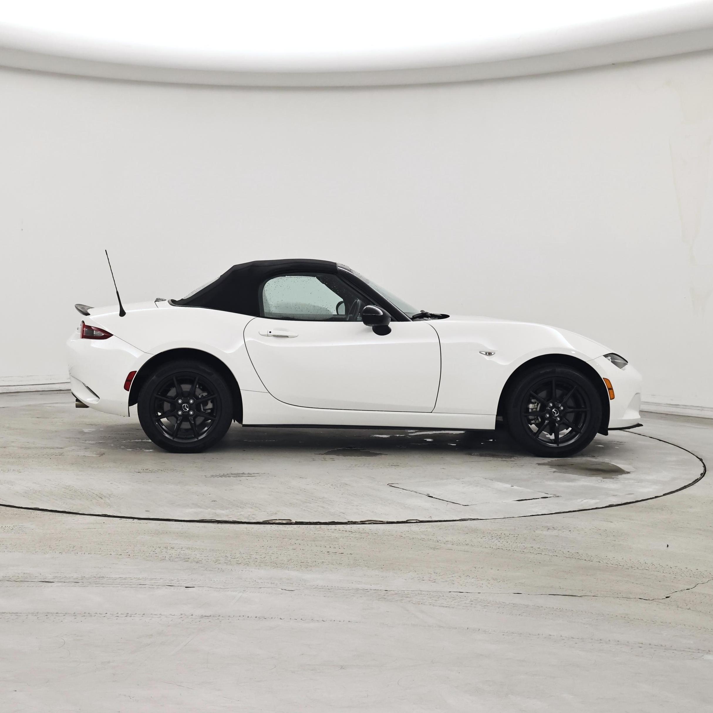 Thumbnail: 2021 Mazda MX-5 Miata - 7