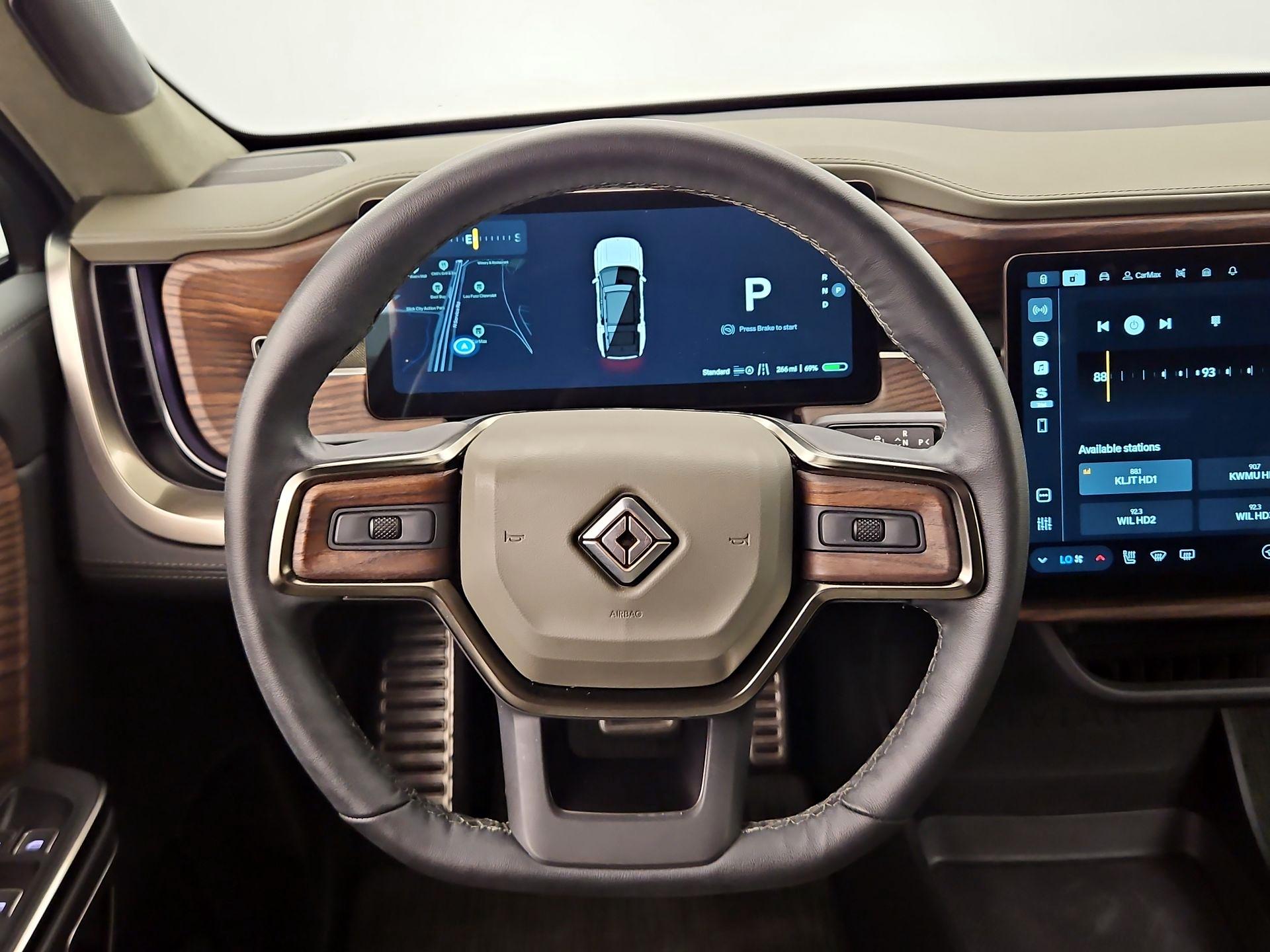Thumbnail: 2023 Rivian R1S - 10