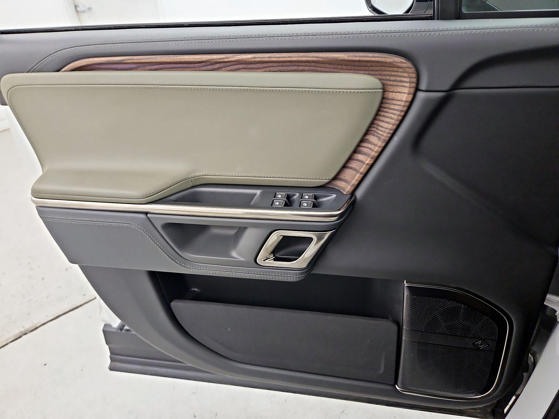 Thumbnail: 2023 Rivian R1S - 12