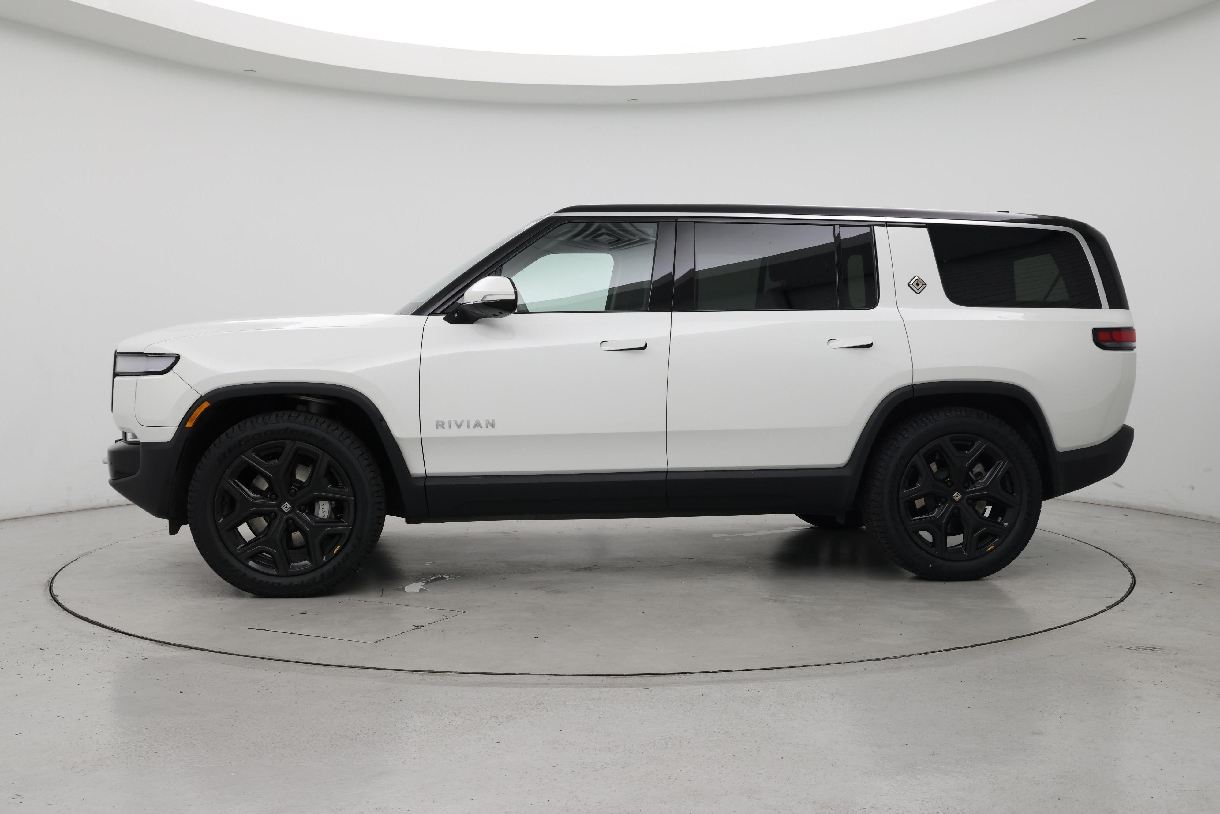 Thumbnail: 2023 Rivian R1S - 3