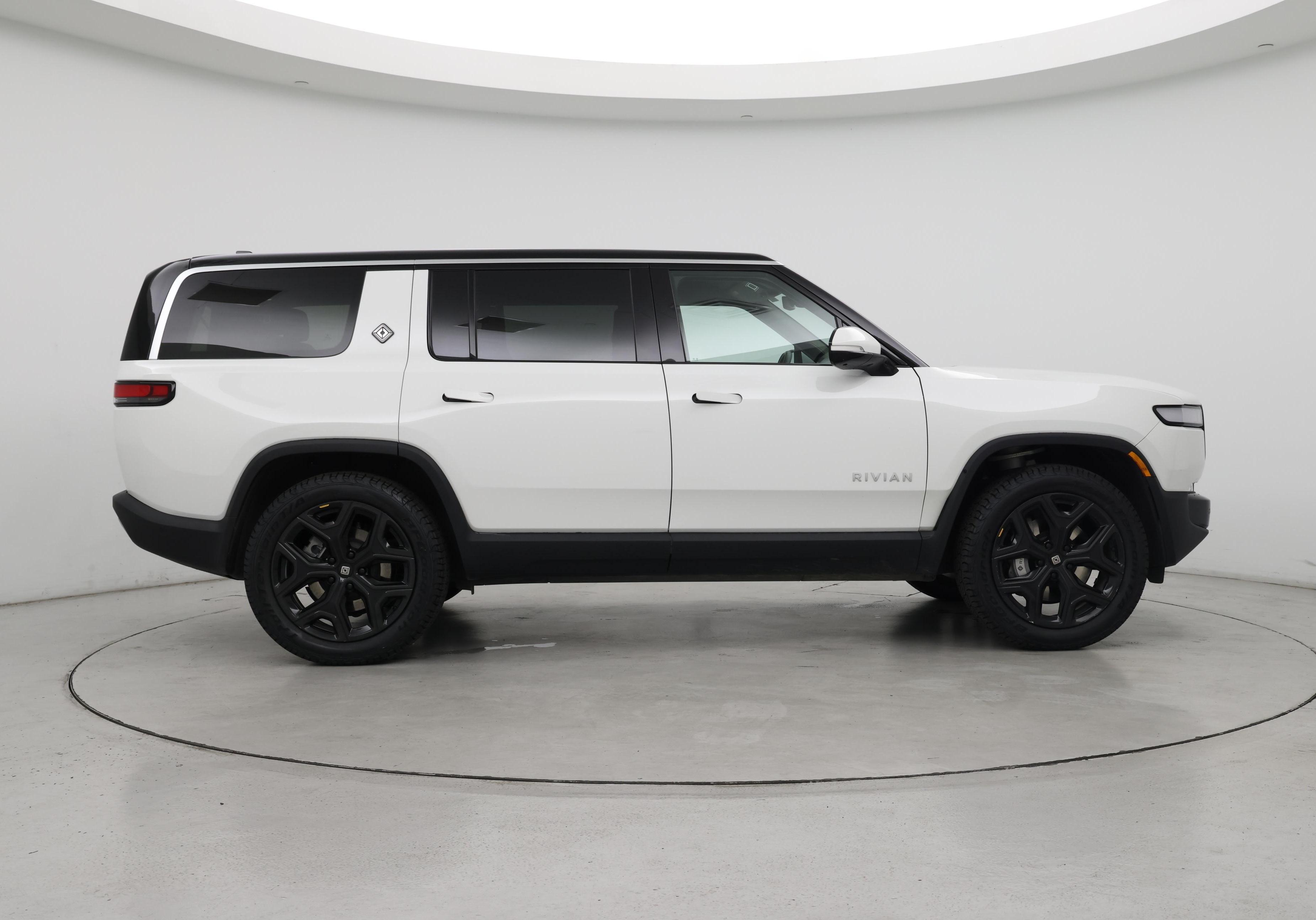 Thumbnail: 2023 Rivian R1S - 7