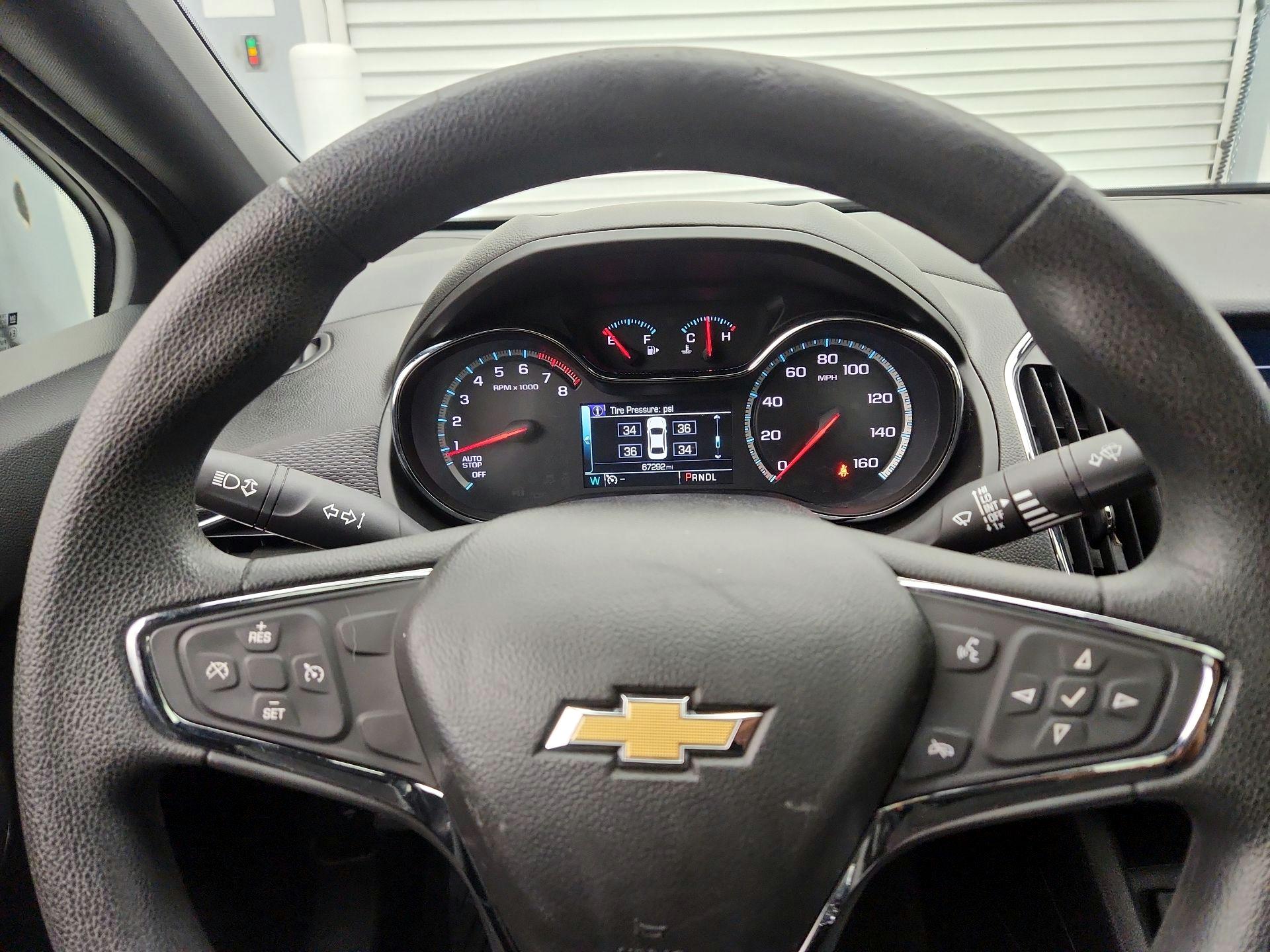 Thumbnail: 2017 Chevrolet Cruze - 10