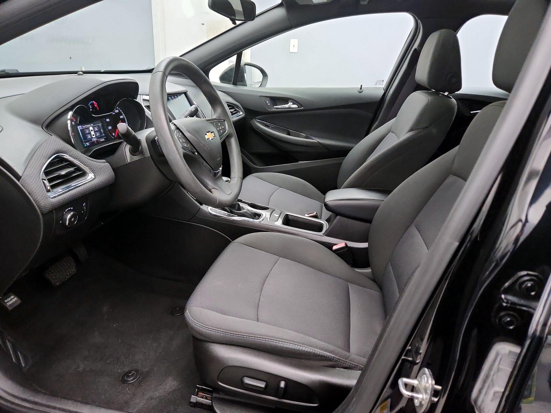Thumbnail: 2017 Chevrolet Cruze - 11