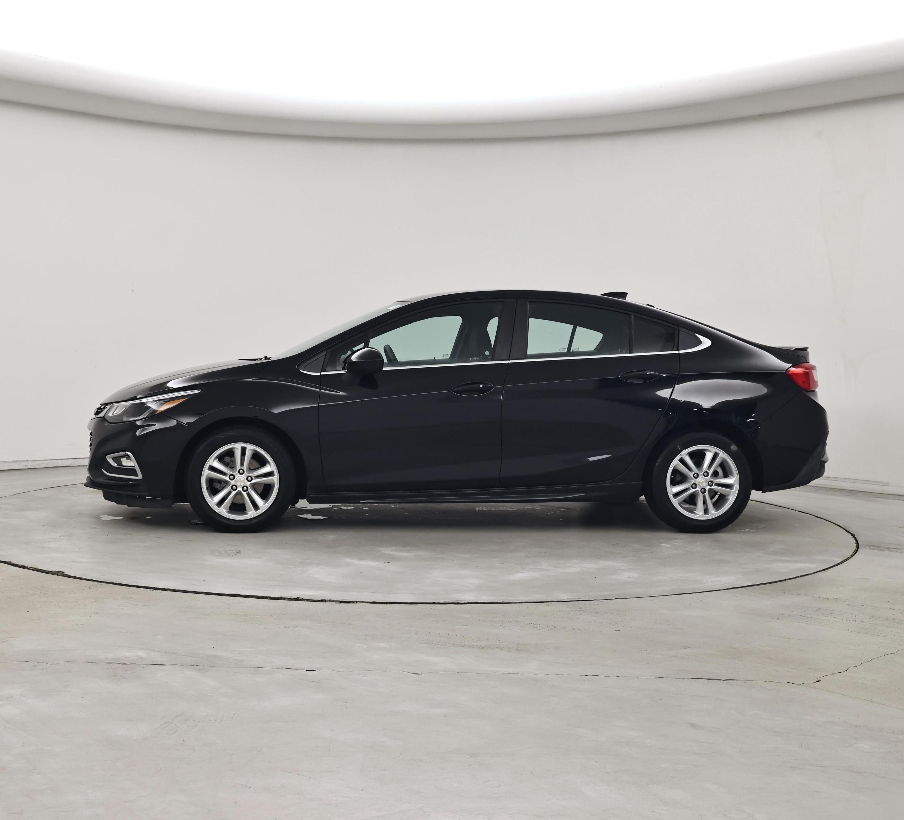 Thumbnail: 2017 Chevrolet Cruze - 3