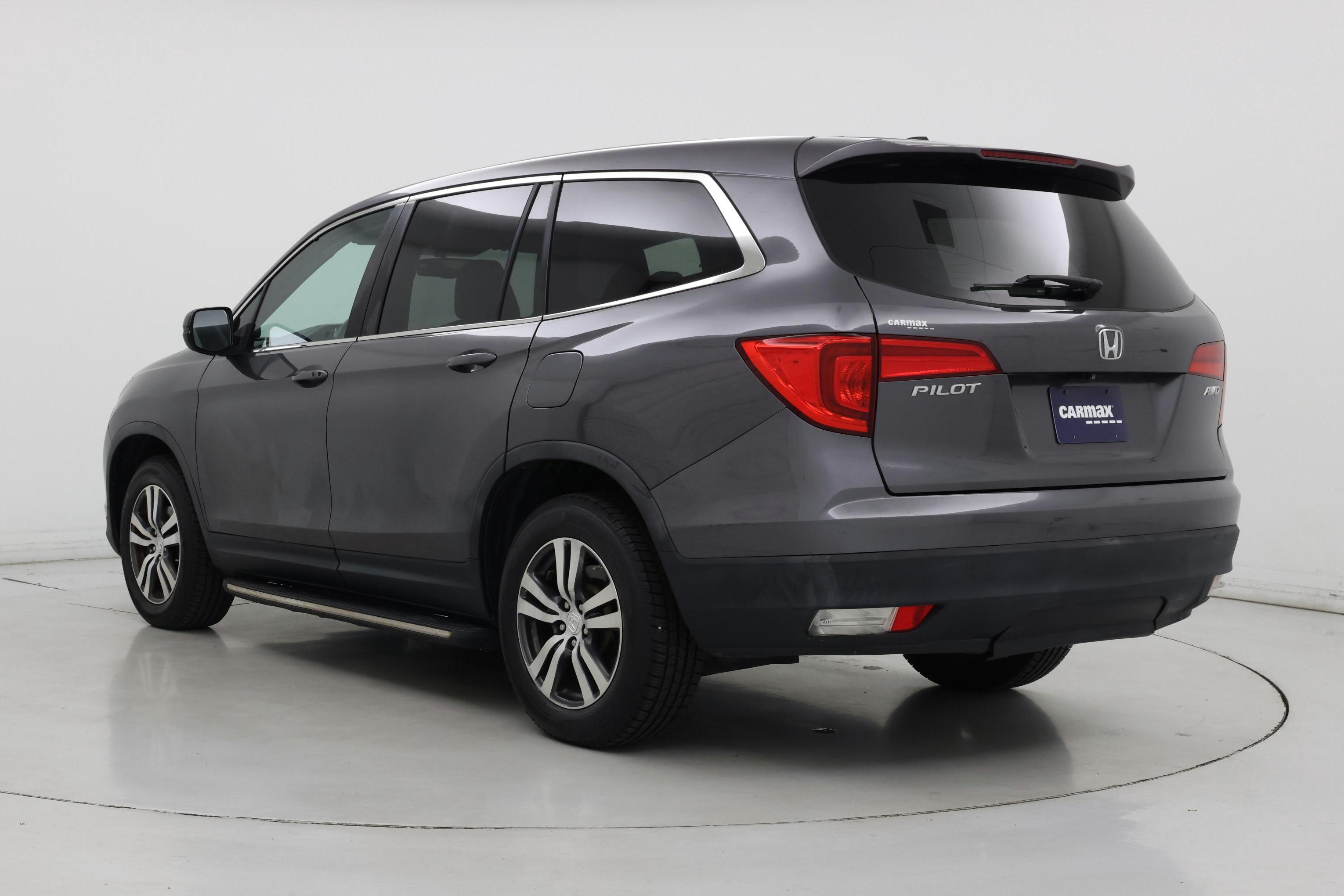 Thumbnail: 2017 Honda Pilot - 2