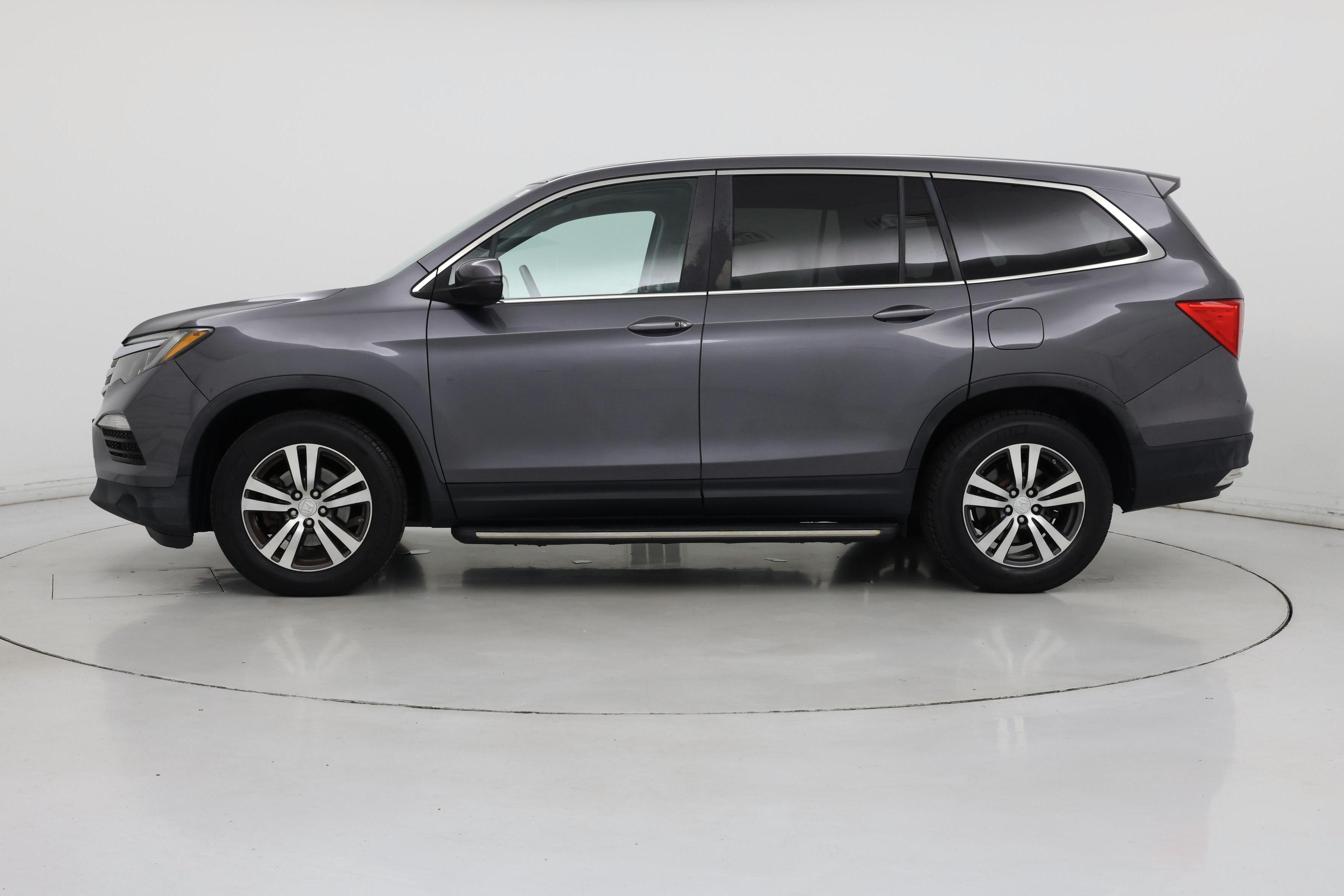 Thumbnail: 2017 Honda Pilot - 3