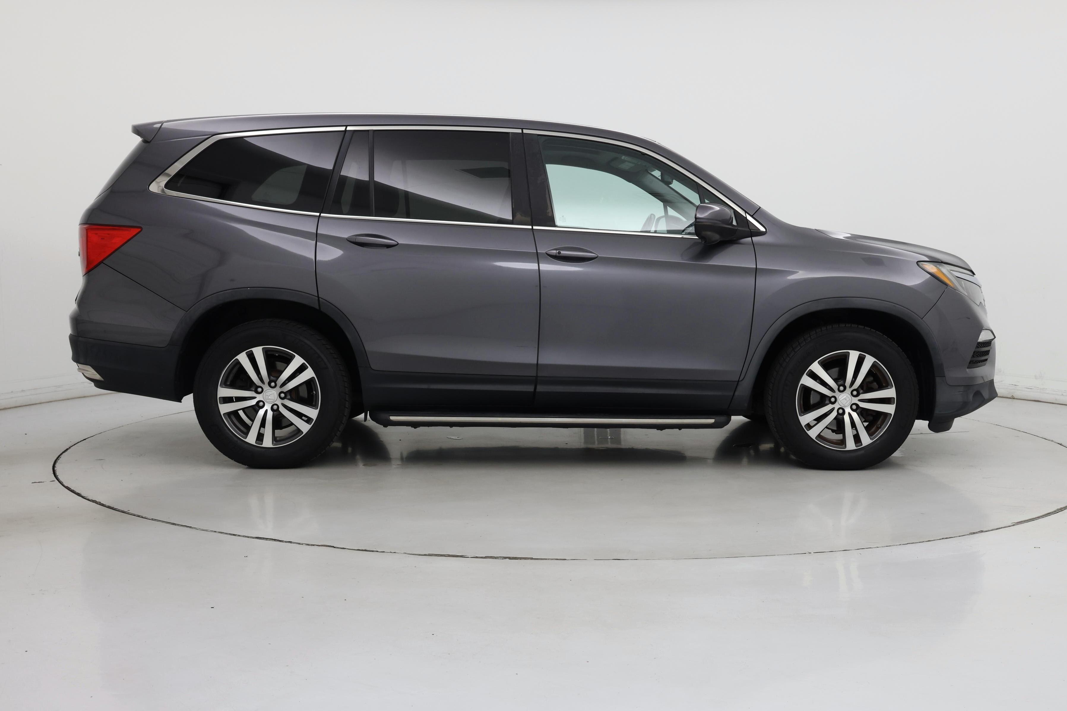 Thumbnail: 2017 Honda Pilot - 7
